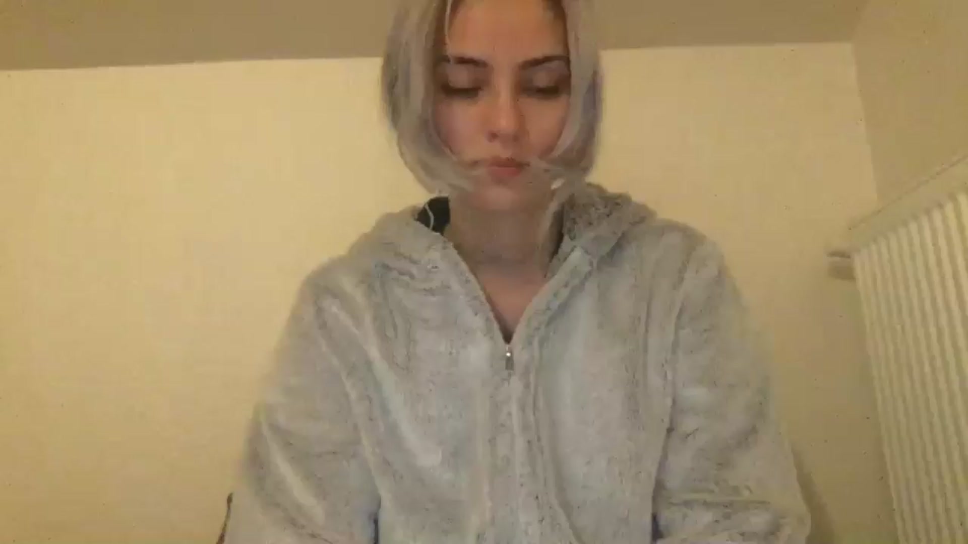 Gallery image thumbnail from LLuckyGirl's myfreecams stream on, 06/16/2024, 24:45 image 4 of 20