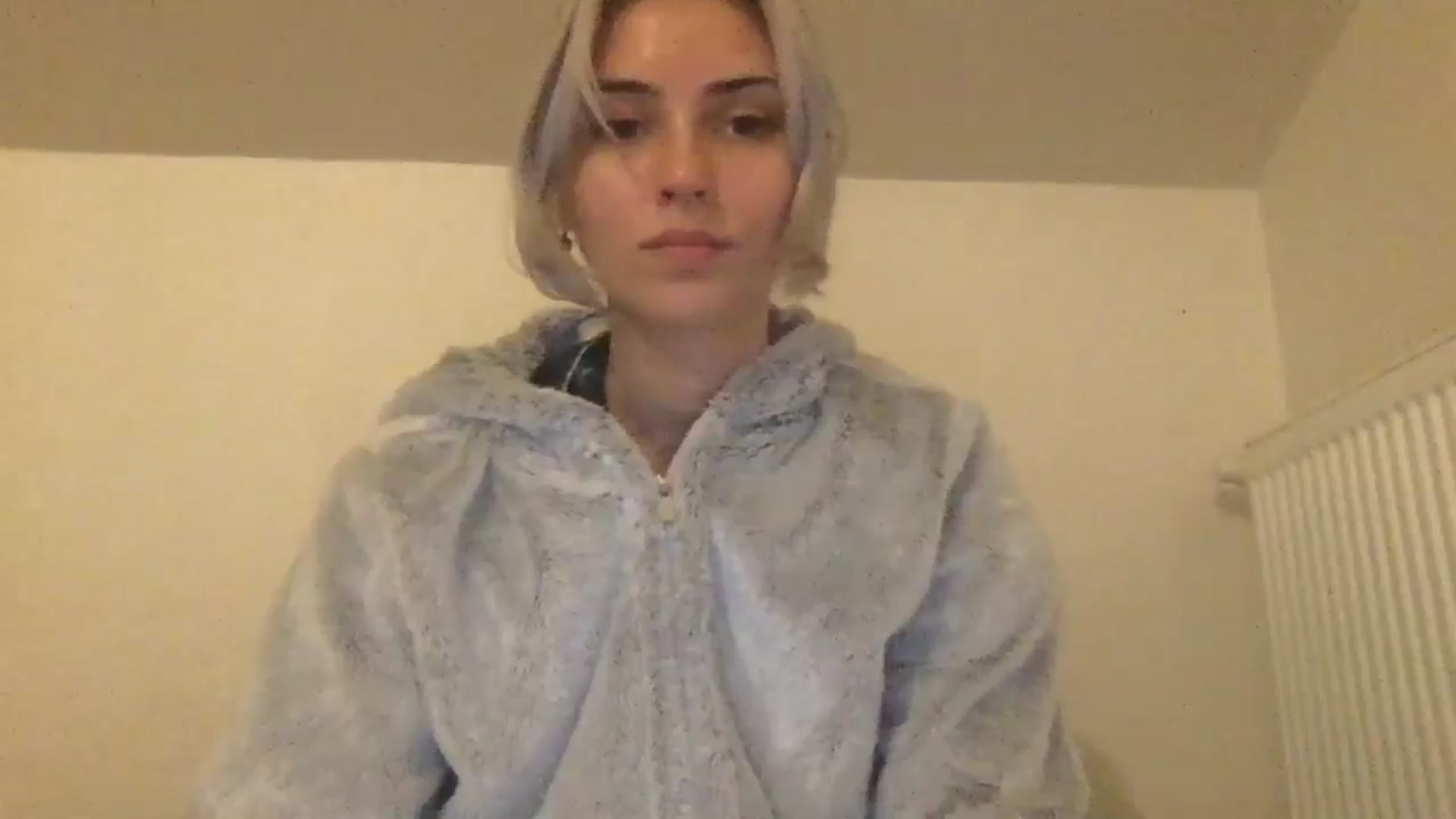 Gallery image thumbnail from LLuckyGirl's myfreecams stream on, 06/24/2024, 23:32 image 16 of 20