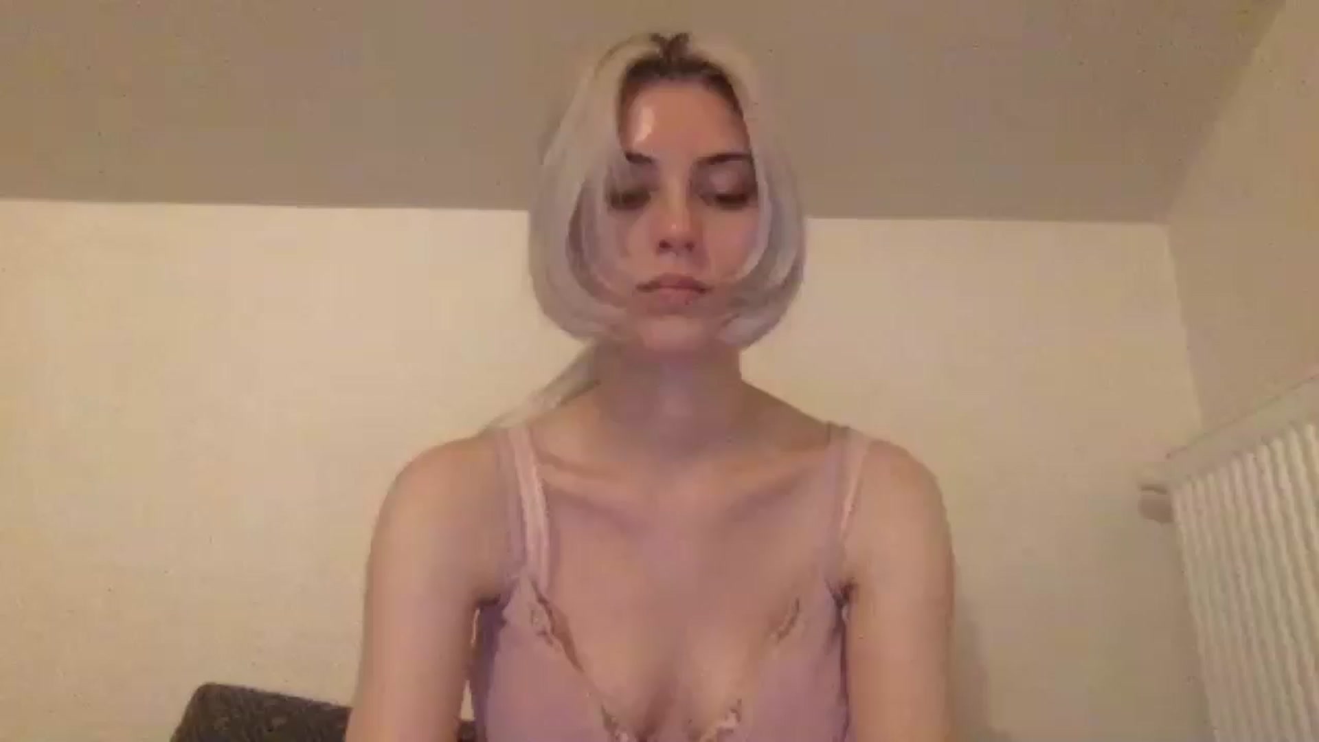 Gallery image thumbnail from LLuckyGirl's myfreecams stream on, 06/27/2024, 24:13 image 17 of 20
