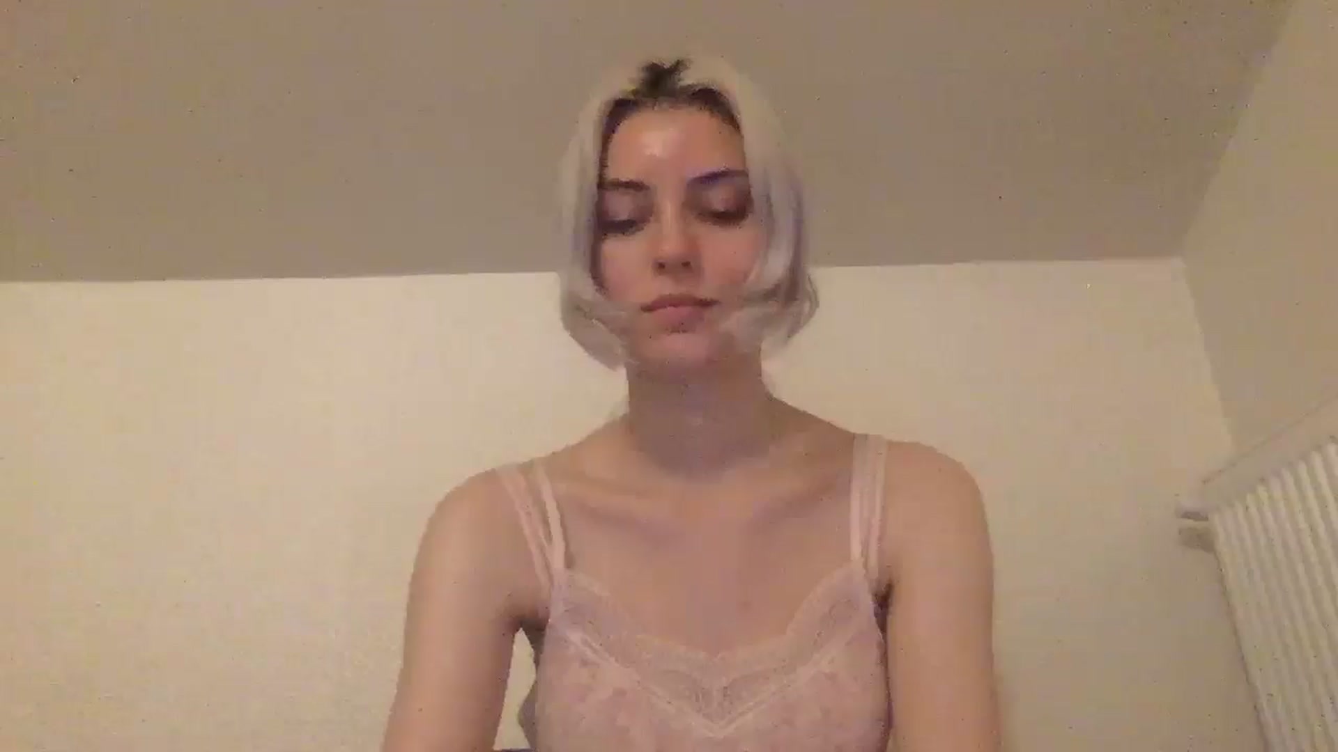 Gallery image thumbnail from LLuckyGirl's myfreecams stream on, 06/27/2024, 23:10 image 17 of 20
