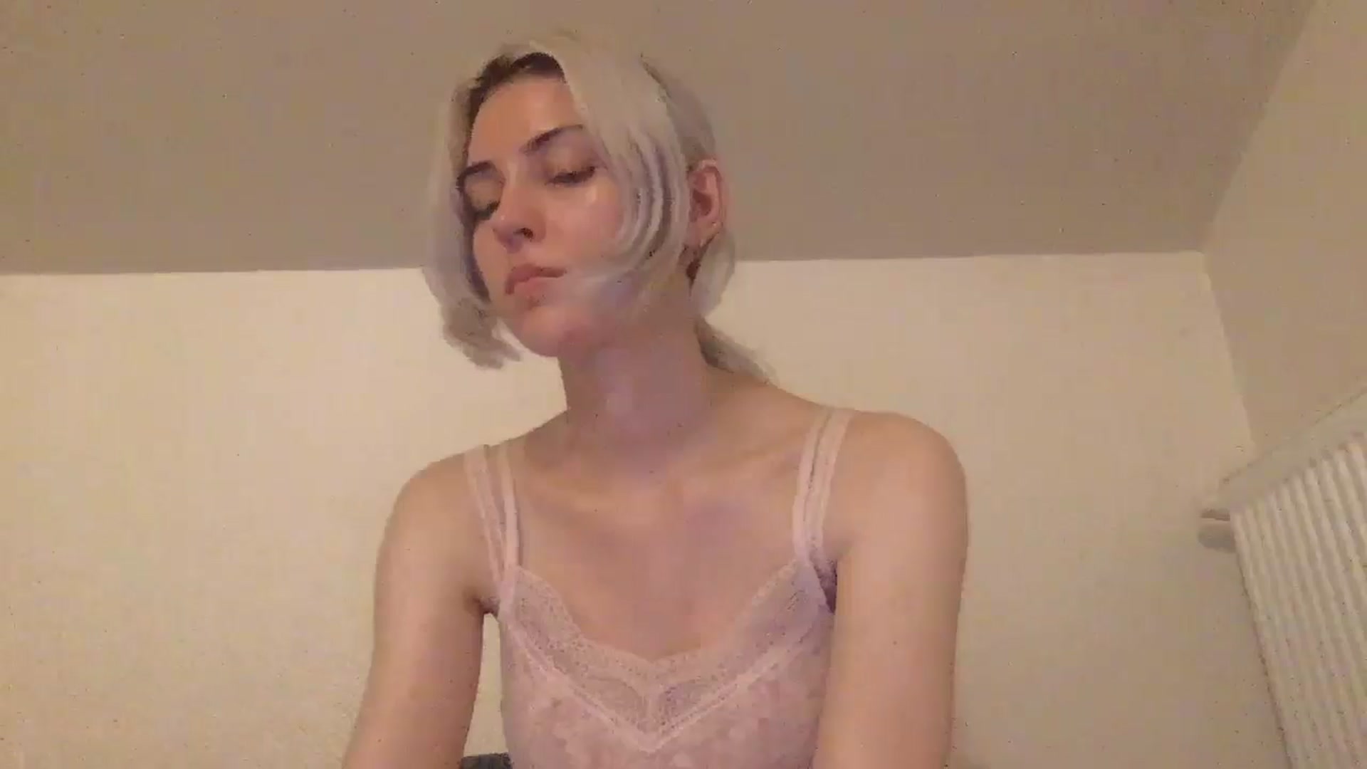 Gallery image thumbnail from LLuckyGirl's myfreecams stream on, 06/27/2024, 23:10 image 9 of 20