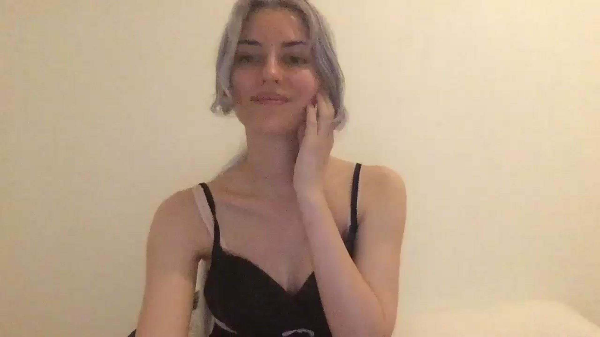 Gallery image thumbnail from LLuckyGirl's myfreecams stream on, 07/13/2024, 01:08 image 16 of 20