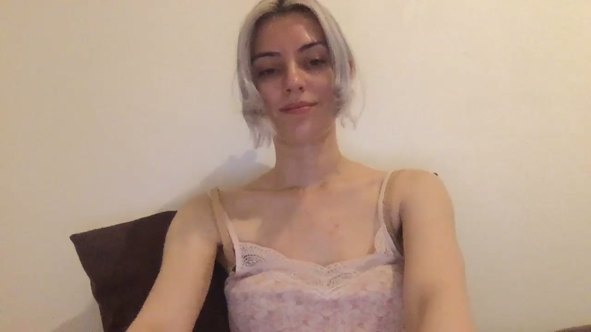 Gallery image thumbnail from LLuckyGirl's myfreecams stream on, 08/01/2024, 24:32 image 17 of 20