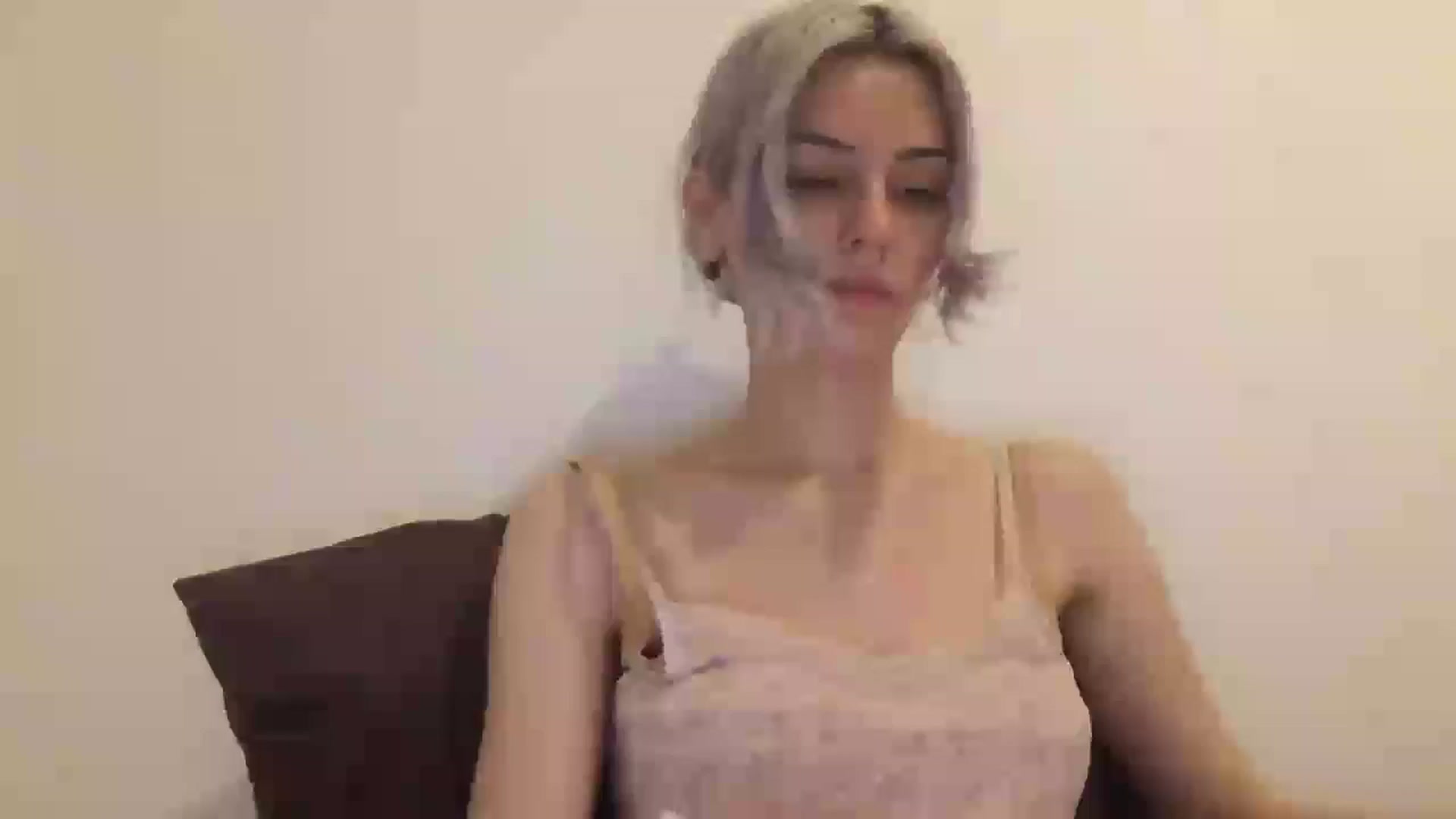Gallery image thumbnail from LLuckyGirl's myfreecams stream on, 08/01/2024, 24:32 image 18 of 20