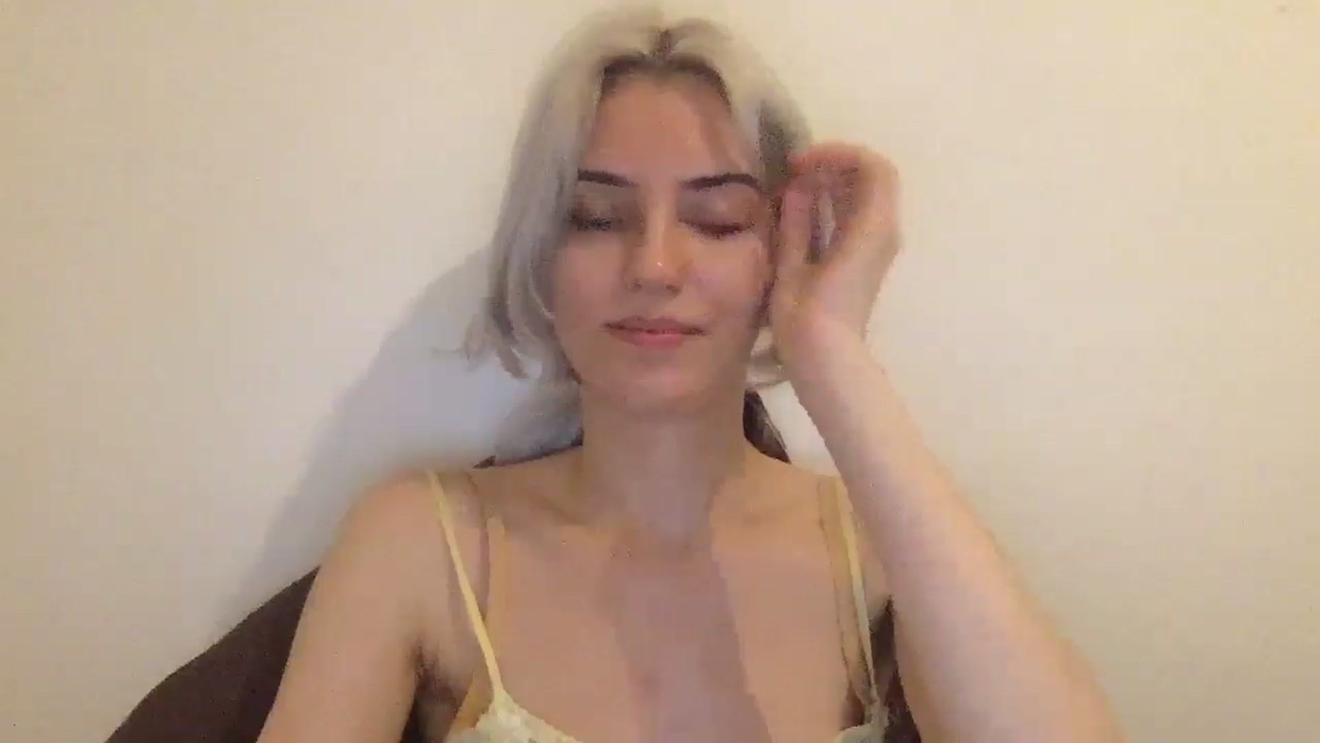 Gallery image thumbnail from LLuckyGirl's myfreecams stream on, 08/21/2024, 24:00 image 14 of 20
