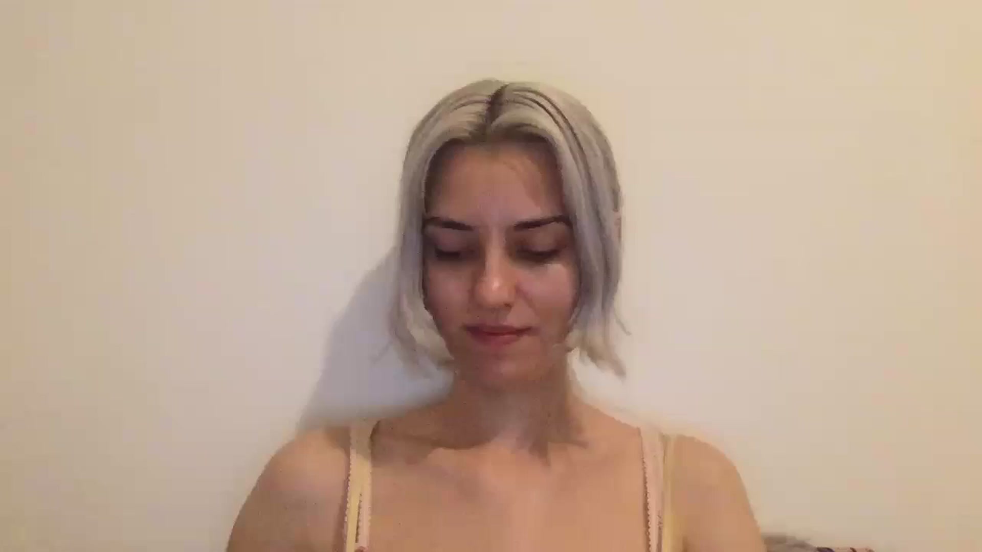 Gallery image thumbnail from LLuckyGirl's myfreecams stream on, 08/25/2024, 23:12 image 4 of 20