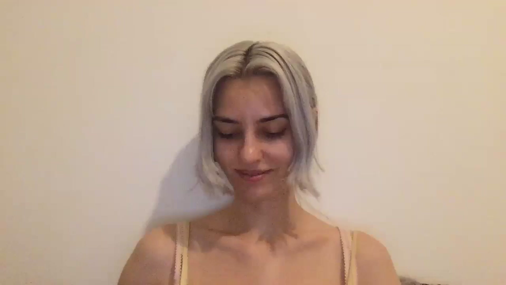 Gallery image thumbnail from LLuckyGirl's myfreecams stream on, 08/25/2024, 23:12 image 18 of 20