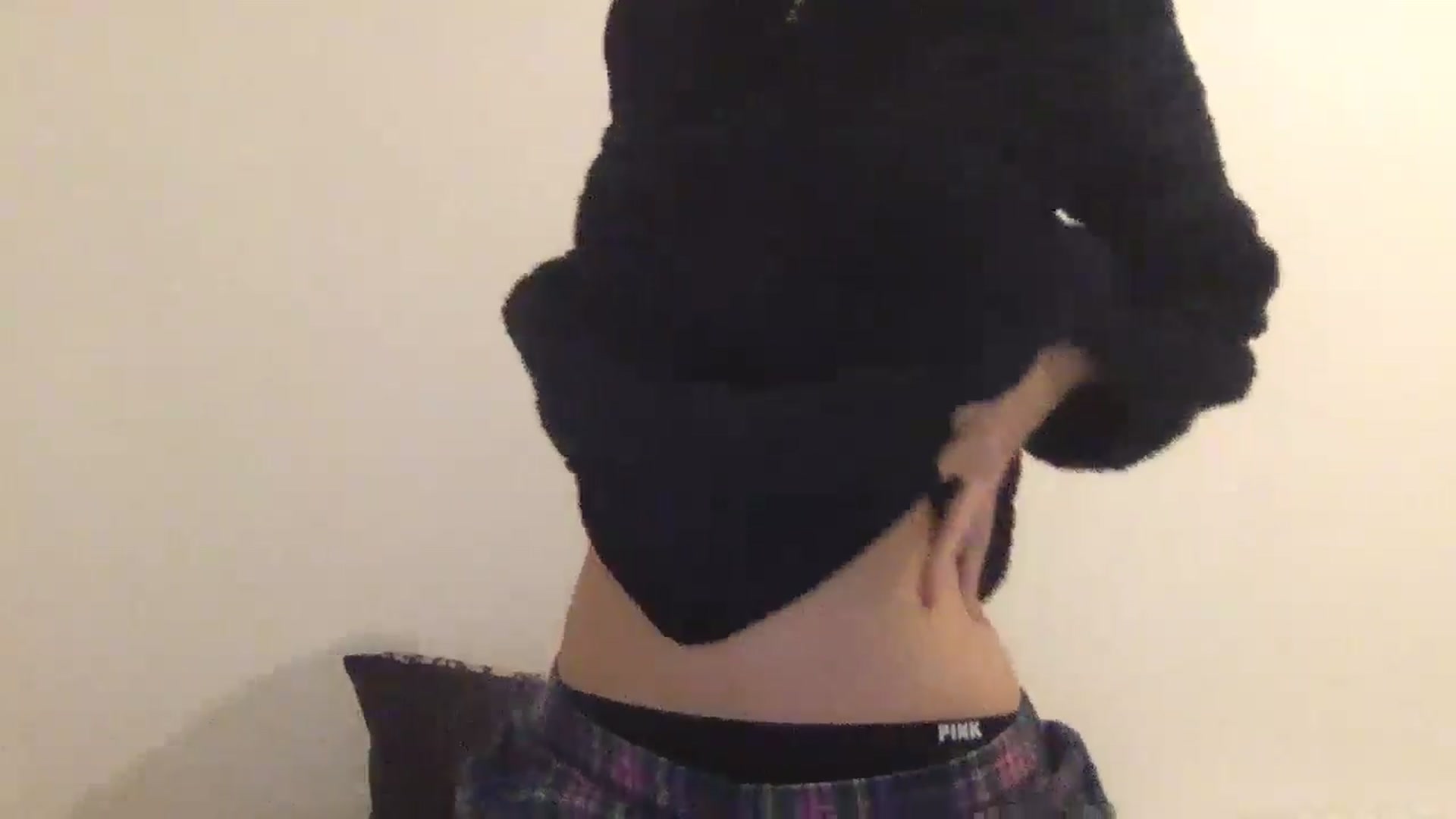 Gallery image thumbnail from LLuckyGirl's myfreecams stream on, 03/15/2025, 24:33 image 8 of 20