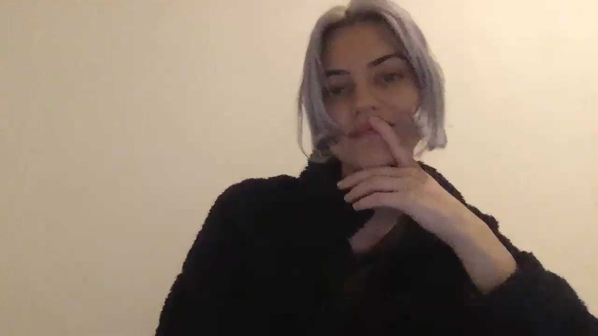 Gallery image thumbnail from LLuckyGirl's myfreecams stream on, 04/16/2025, 24:42 image 19 of 20