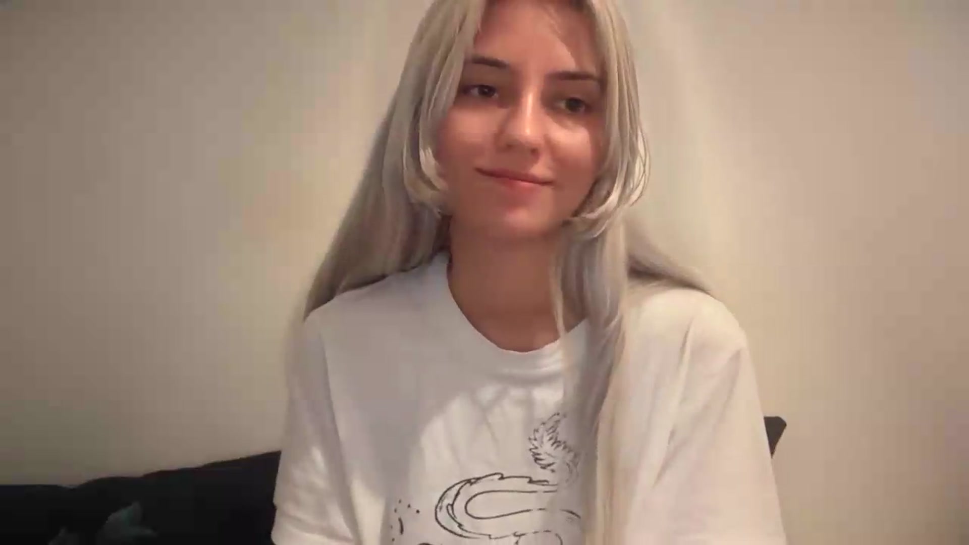 Gallery image thumbnail from LLuckyGirl's myfreecams stream on, 06/05/2026, 18:51 image 4 of 20