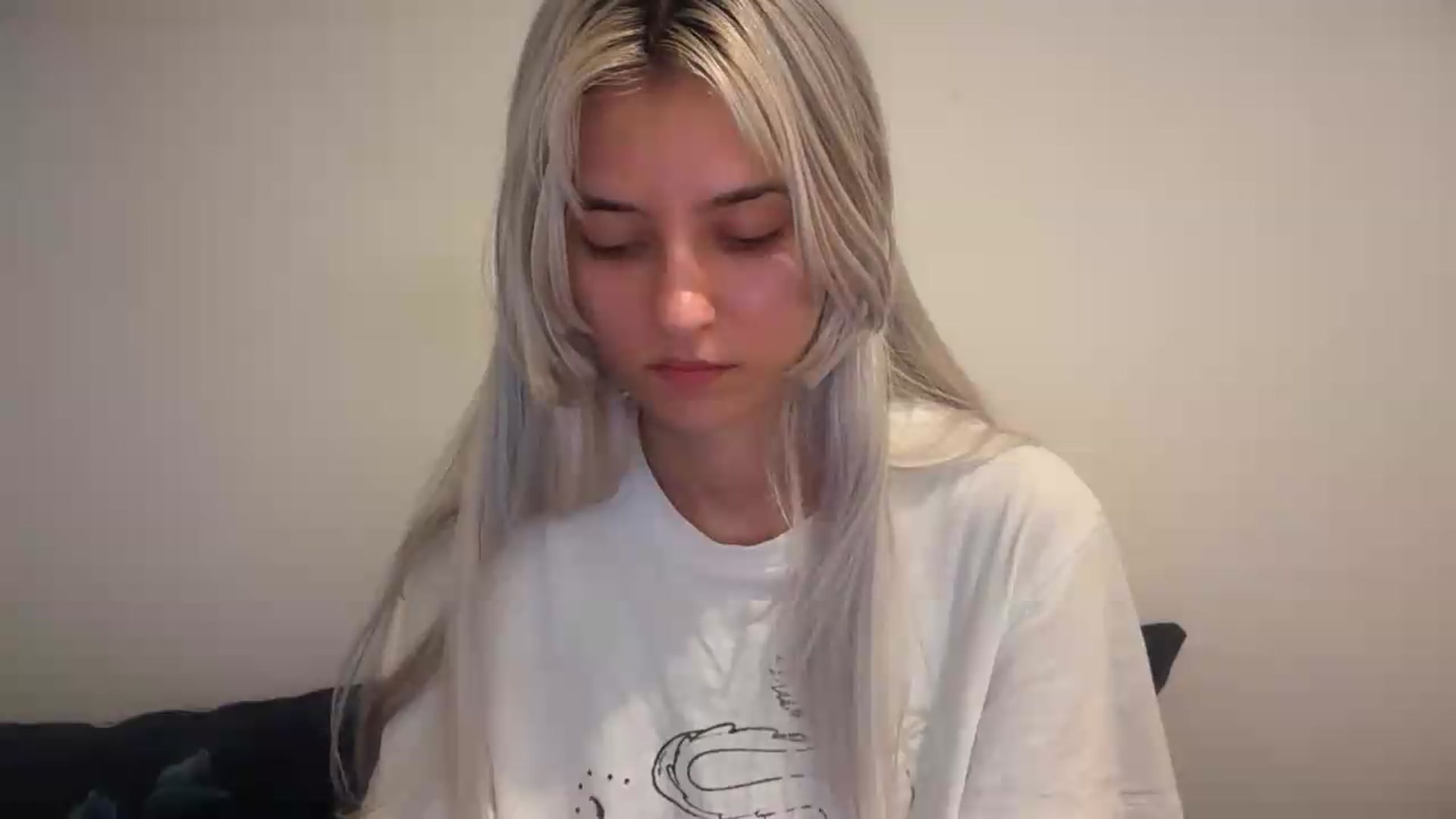 Gallery image thumbnail from LLuckyGirl's myfreecams stream on, 06/05/2026, 18:51 image 13 of 20