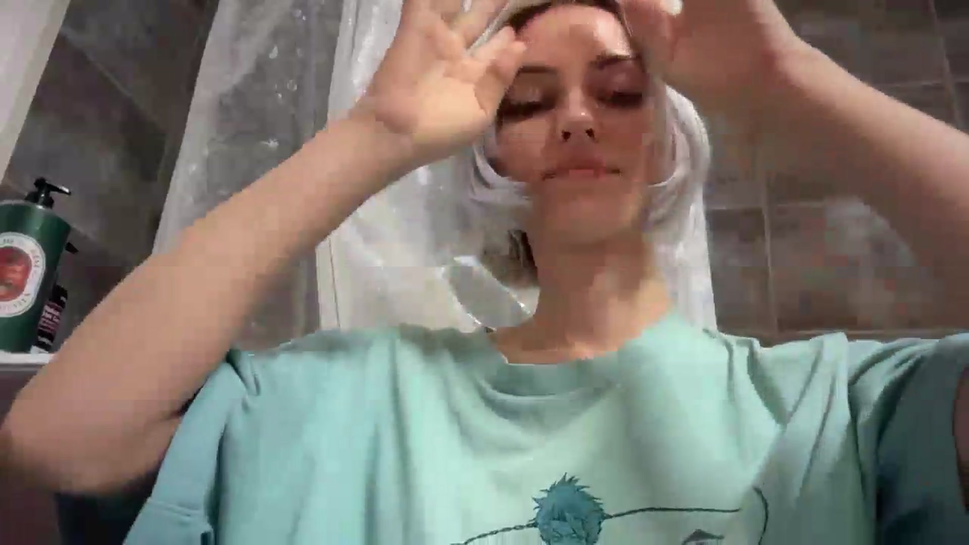 Gallery image thumbnail from LLuckyGirl's myfreecams stream on, 08/01/2026, 02:58 image 15 of 20