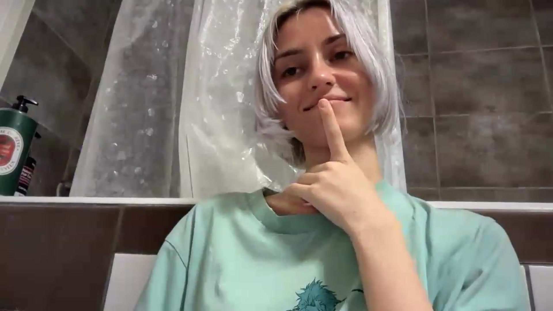 Gallery image thumbnail from LLuckyGirl's myfreecams stream on, 08/01/2026, 02:58 image 16 of 20