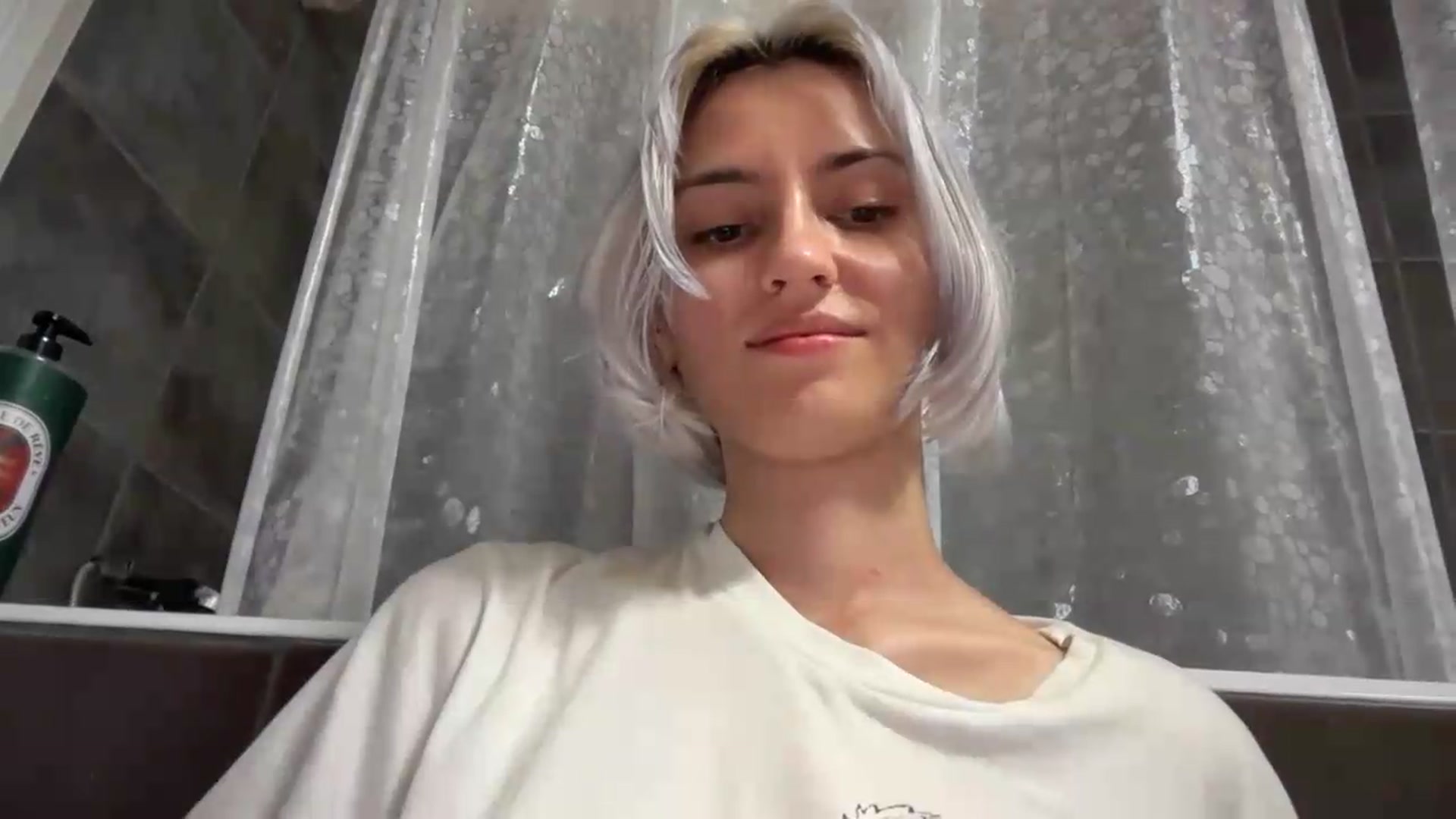 Gallery image thumbnail from LLuckyGirl's myfreecams stream on, 08/02/2026, 04:12 image 11 of 20