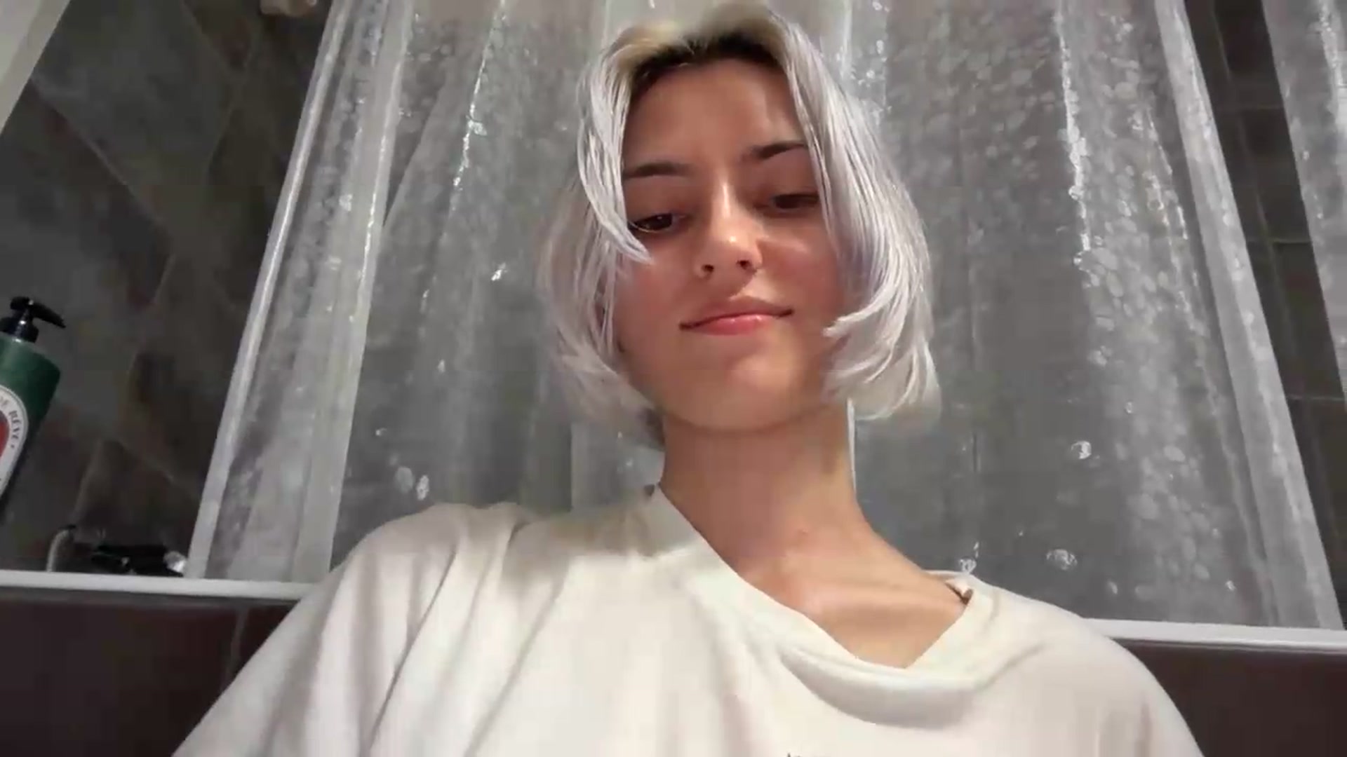 Gallery image thumbnail from LLuckyGirl's myfreecams stream on, 08/02/2026, 04:12 image 10 of 20