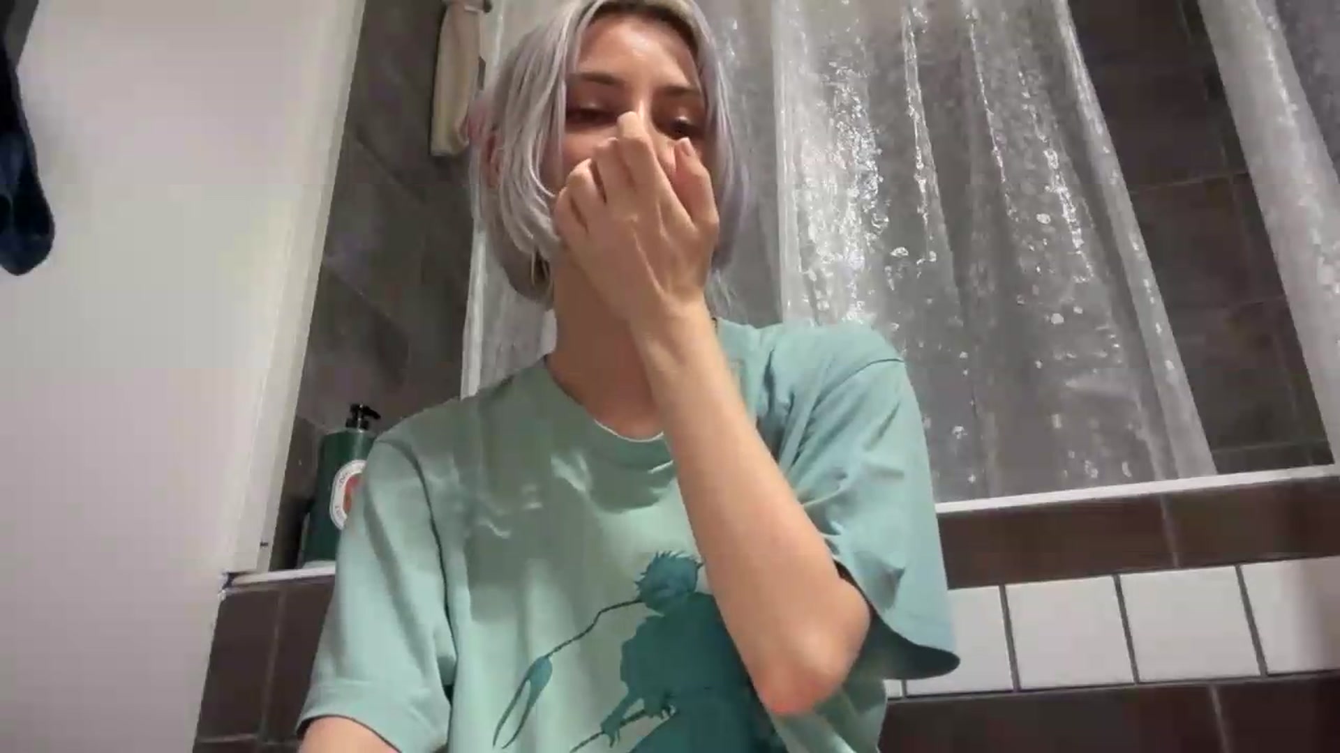 Gallery image thumbnail from LLuckyGirl's myfreecams stream on, 08/04/2026, 01:58 image 6 of 20