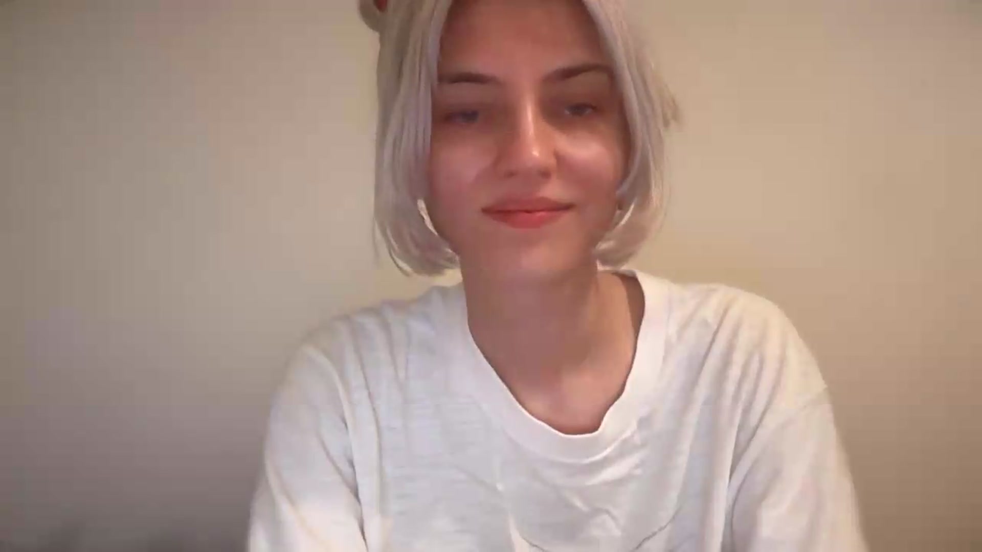 Gallery image thumbnail from LLuckyGirl's myfreecams stream on, 08/14/2026, 14:25 image 15 of 20