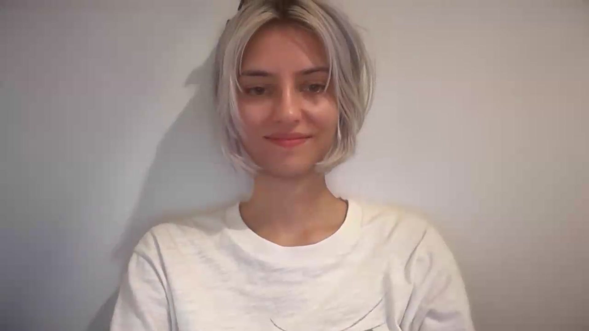 Gallery image thumbnail from LLuckyGirl's myfreecams stream on, 08/23/2026, 15:15 image 9 of 20