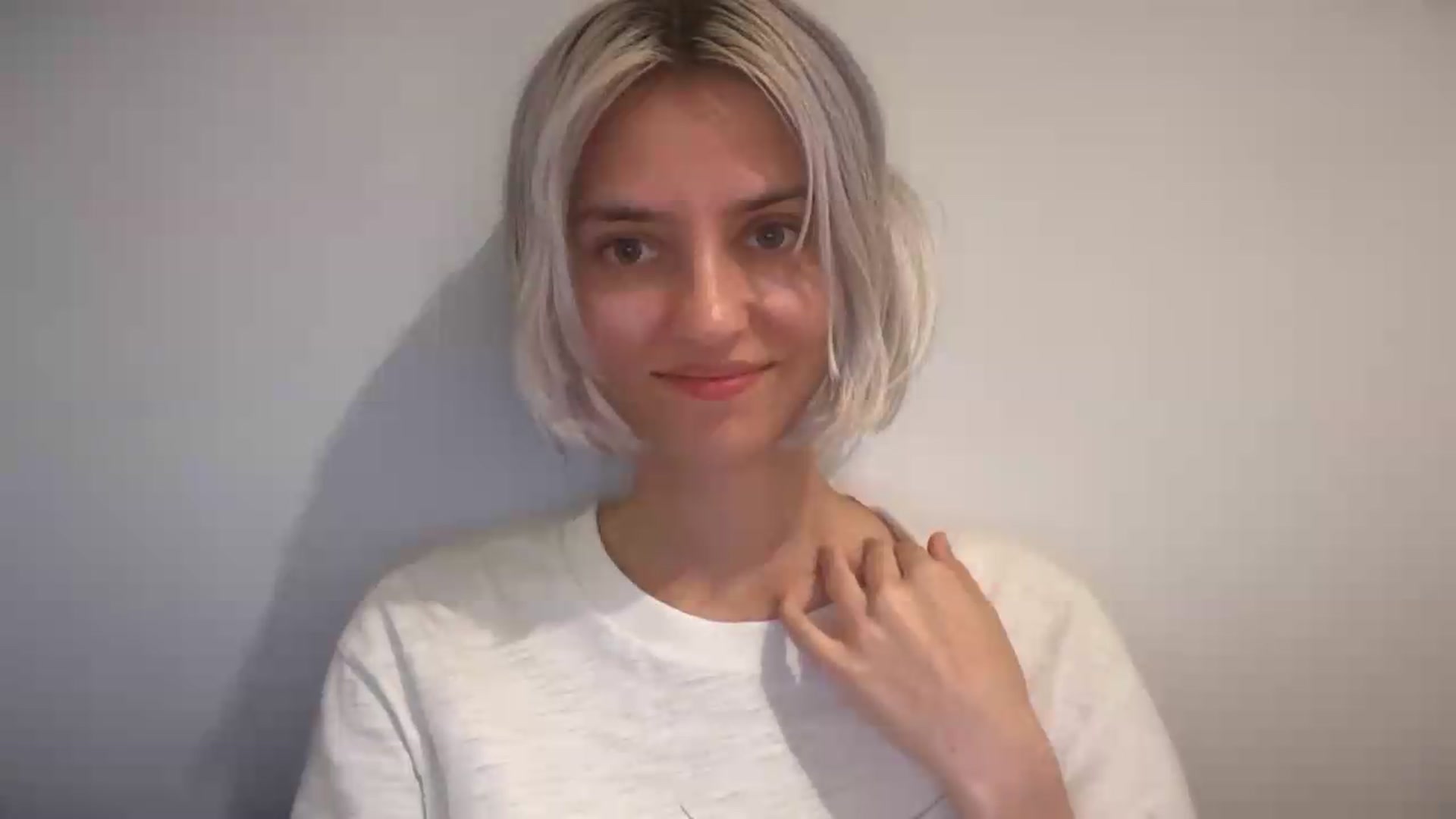 Gallery image thumbnail from LLuckyGirl's myfreecams stream on, 08/23/2026, 15:15 image 19 of 20