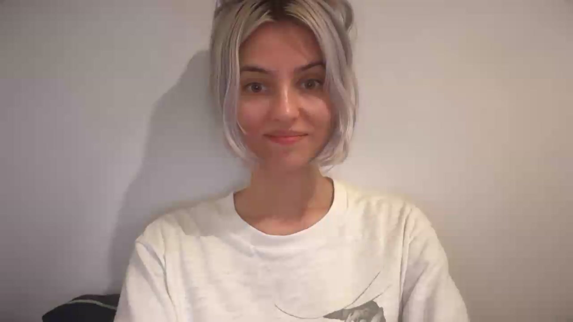 Gallery image thumbnail from LLuckyGirl's myfreecams stream on, 08/23/2026, 17:05 image 15 of 20