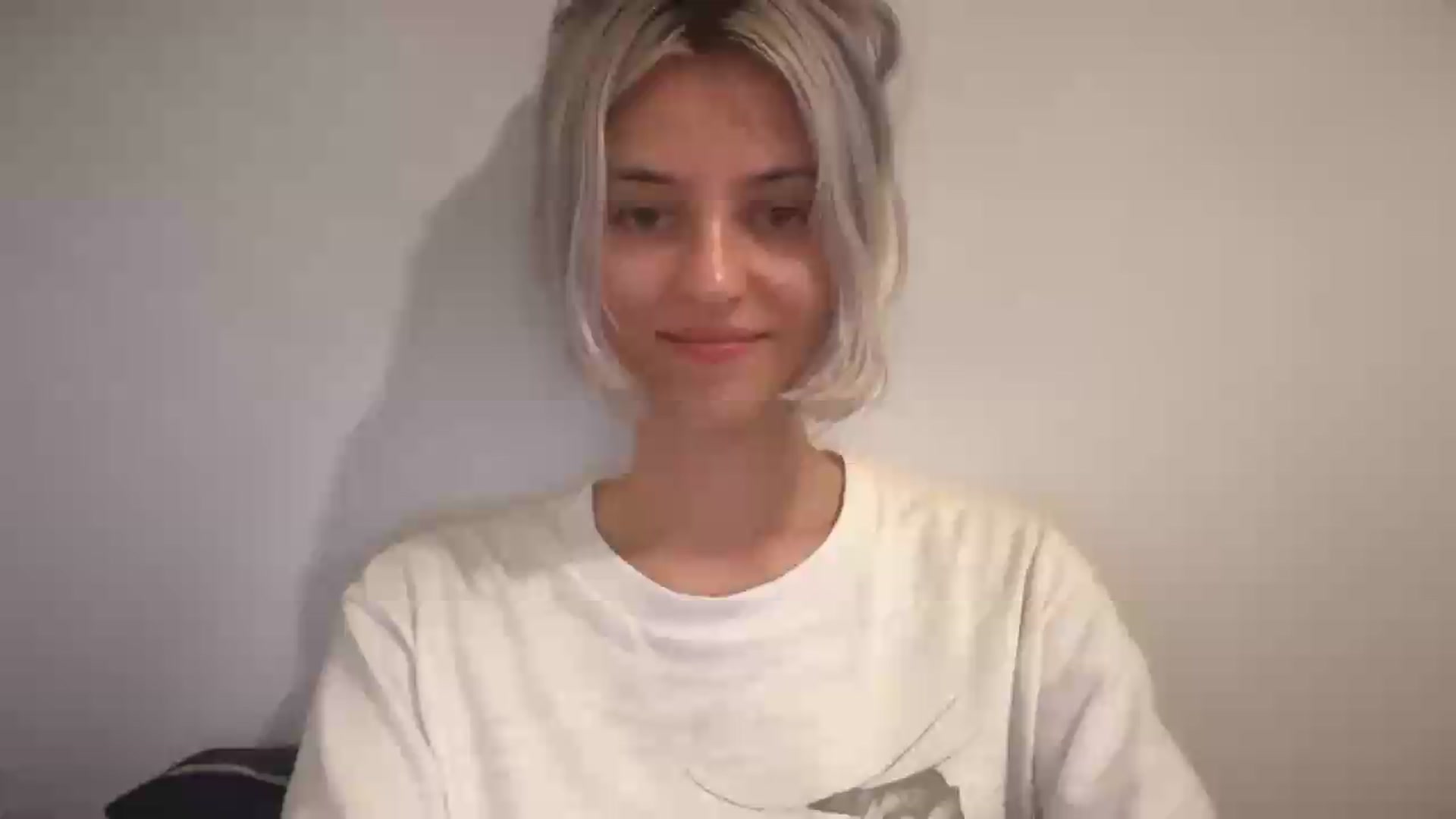 Gallery image thumbnail from LLuckyGirl's myfreecams stream on, 08/23/2026, 17:05 image 18 of 20