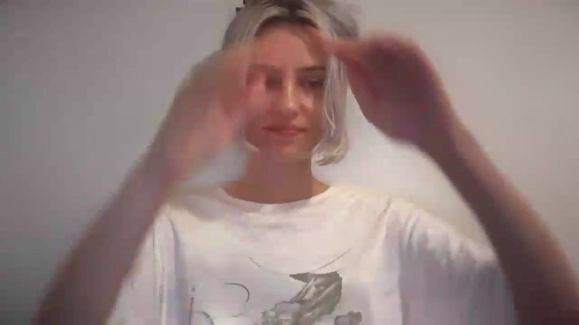 Gallery image thumbnail from LLuckyGirl's myfreecams stream on, 08/24/2026, 17:01 image 14 of 20