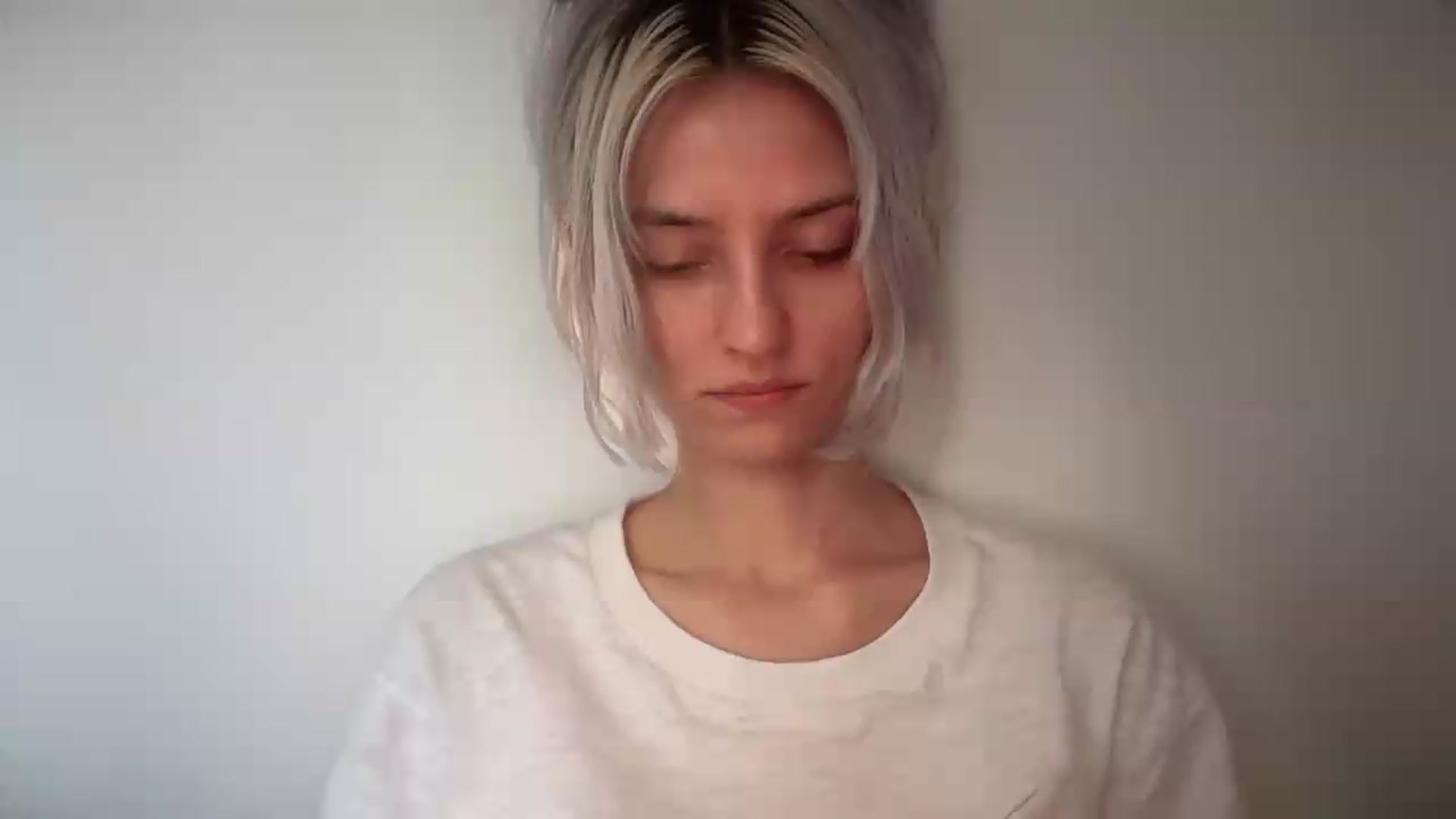 Gallery image thumbnail from LLuckyGirl's myfreecams stream on, 08/25/2026, 12:27 image 16 of 20
