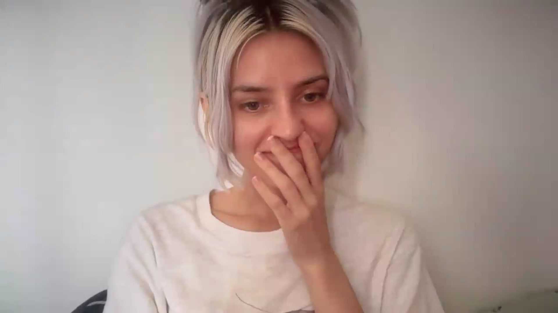 Gallery image thumbnail from LLuckyGirl's myfreecams stream on, 08/25/2026, 14:49 image 17 of 20