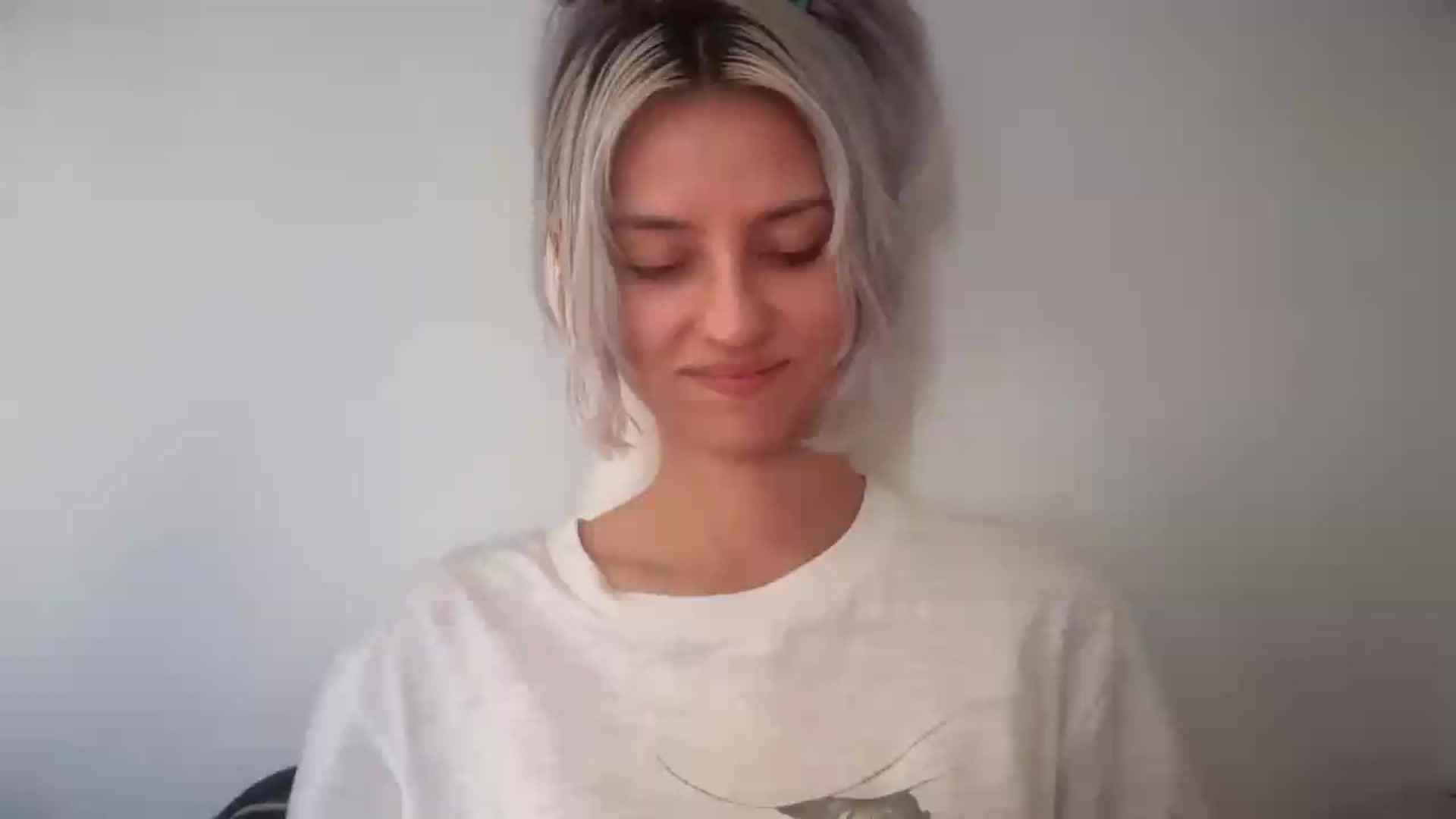 Gallery image thumbnail from LLuckyGirl's myfreecams stream on, 08/25/2026, 14:49 image 1 of 20