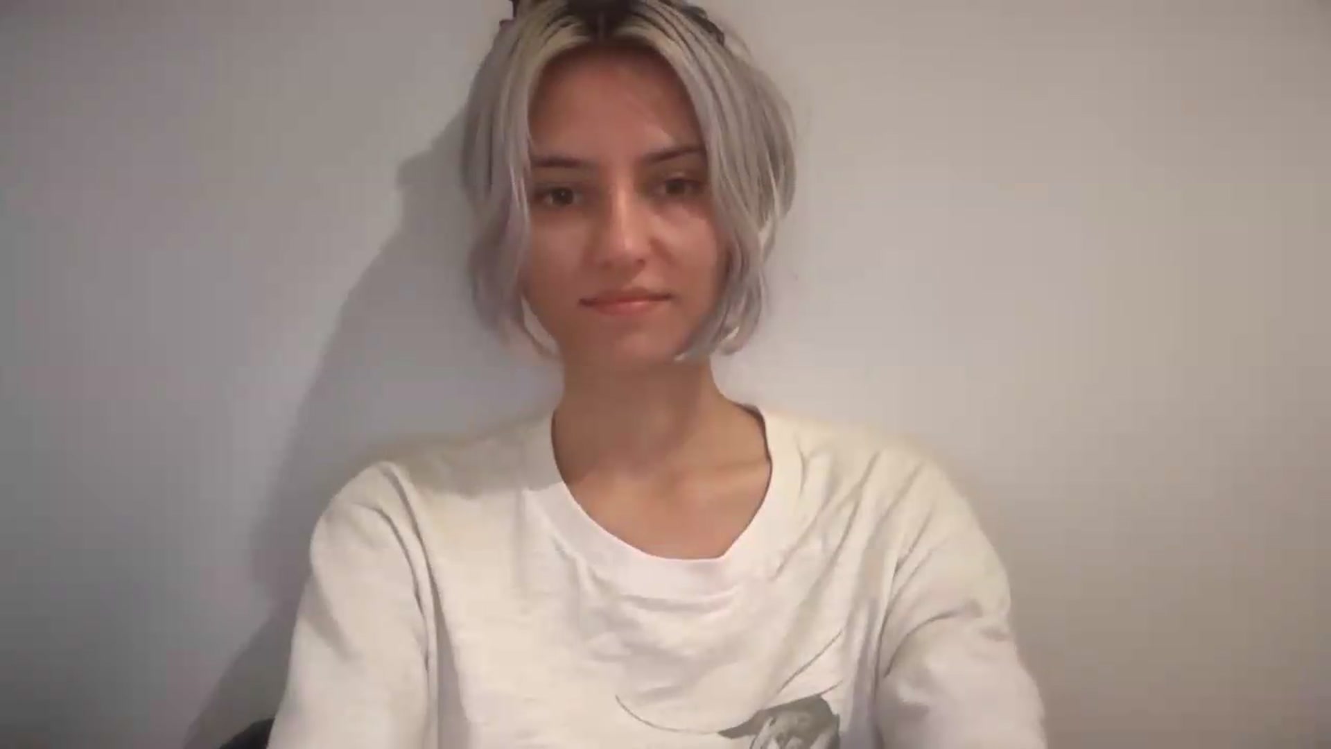 Gallery image thumbnail from LLuckyGirl's myfreecams stream on, 08/27/2026, 15:21 image 16 of 20
