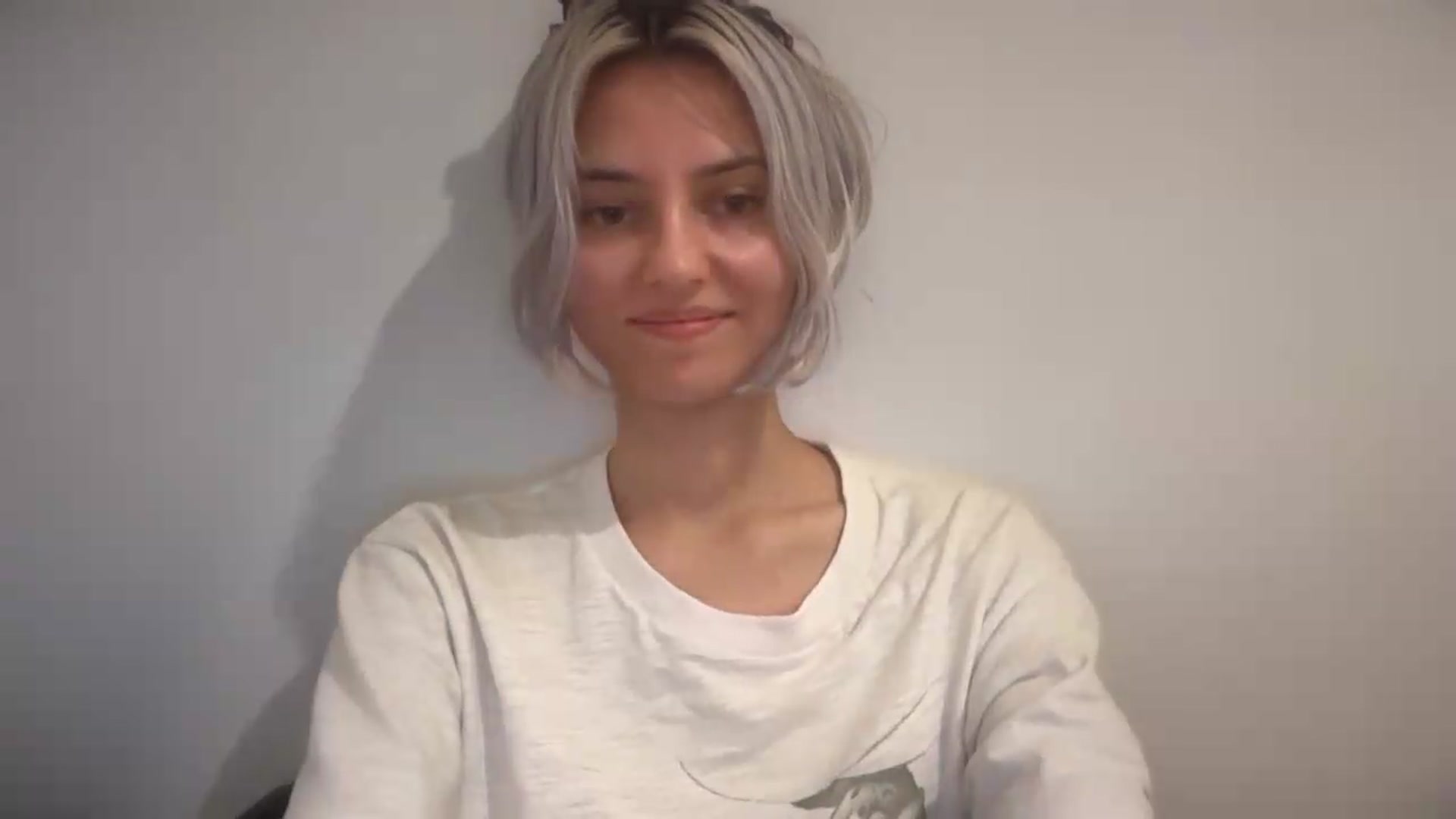 Gallery image thumbnail from LLuckyGirl's myfreecams stream on, 08/27/2026, 15:21 image 19 of 20