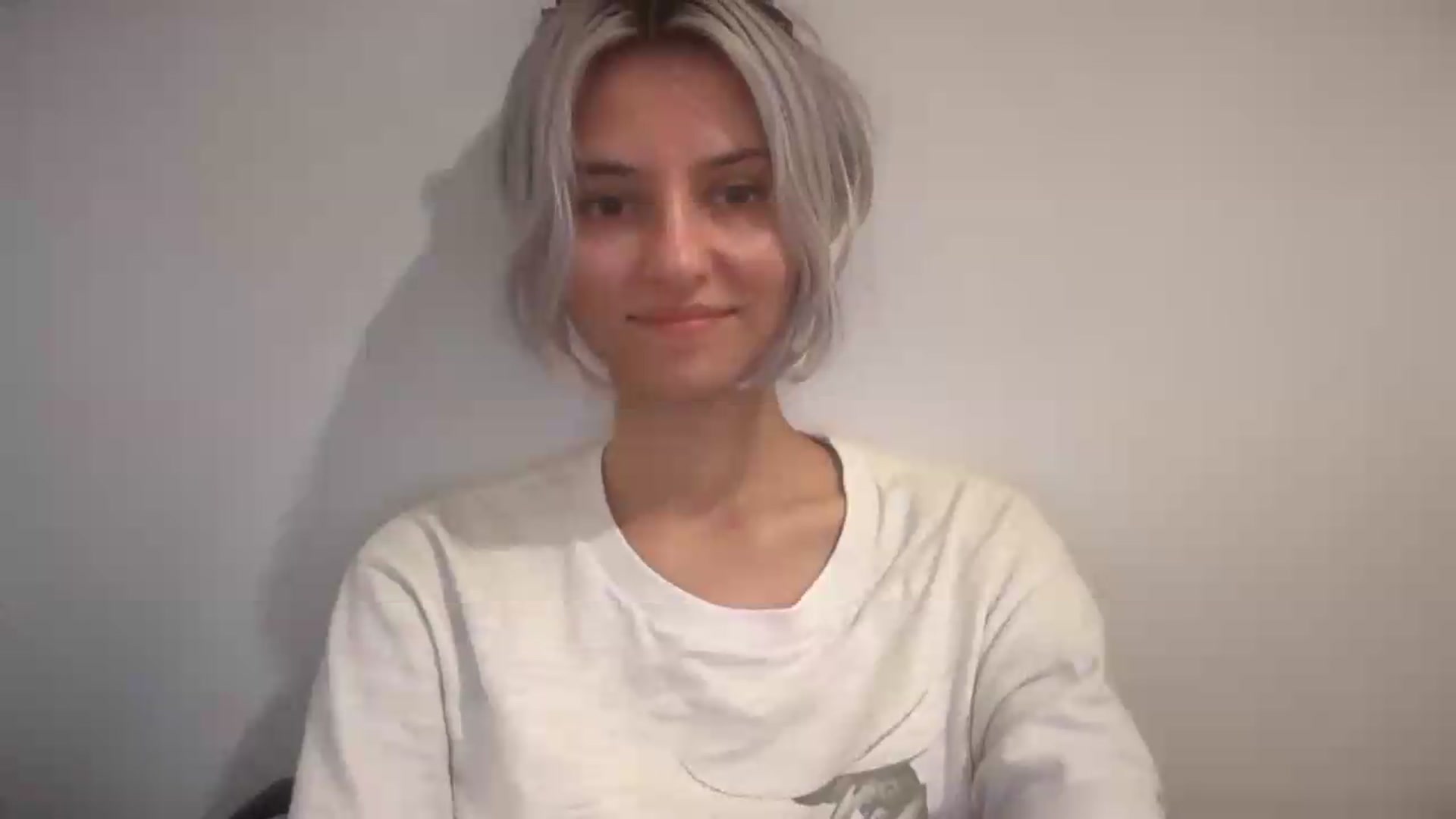 Gallery image thumbnail from LLuckyGirl's myfreecams stream on, 08/27/2026, 15:21 image 18 of 20