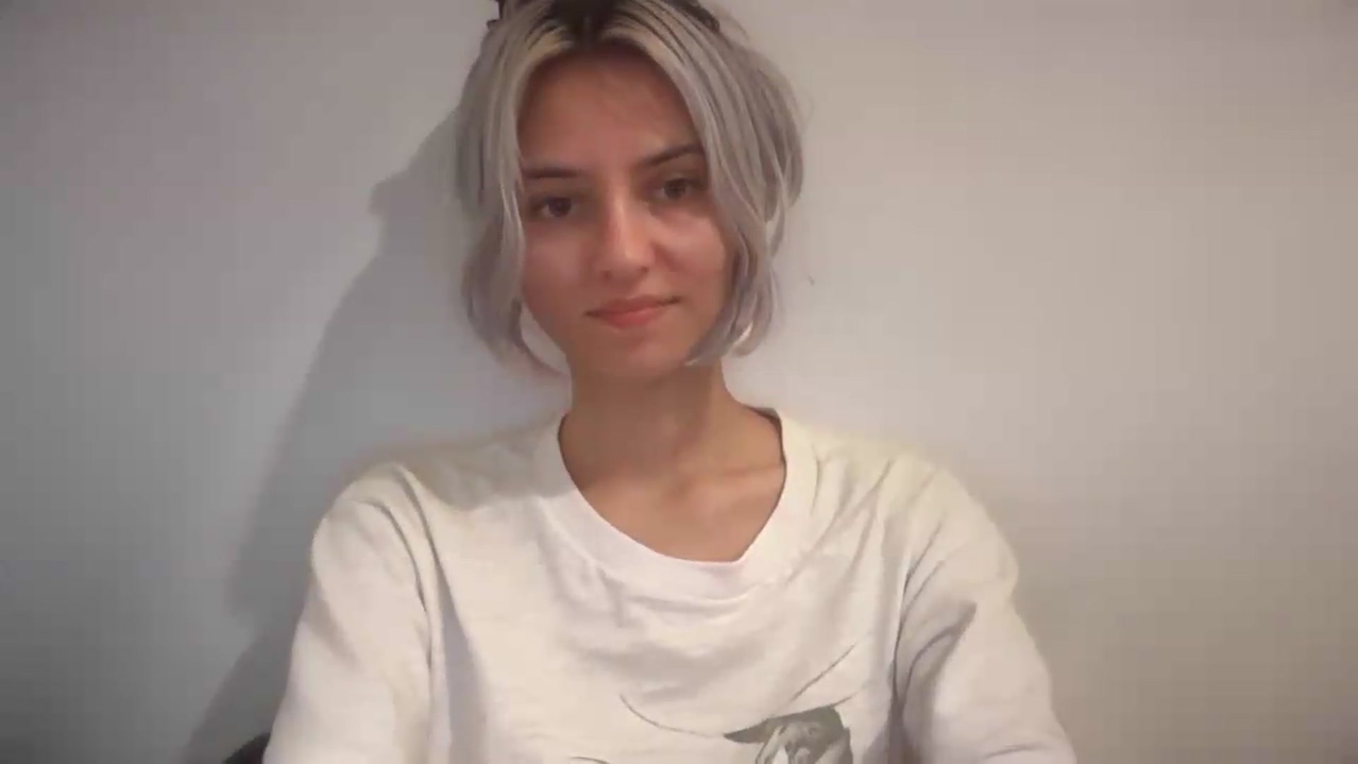 Gallery image thumbnail from LLuckyGirl's myfreecams stream on, 08/27/2026, 15:21 image 15 of 20