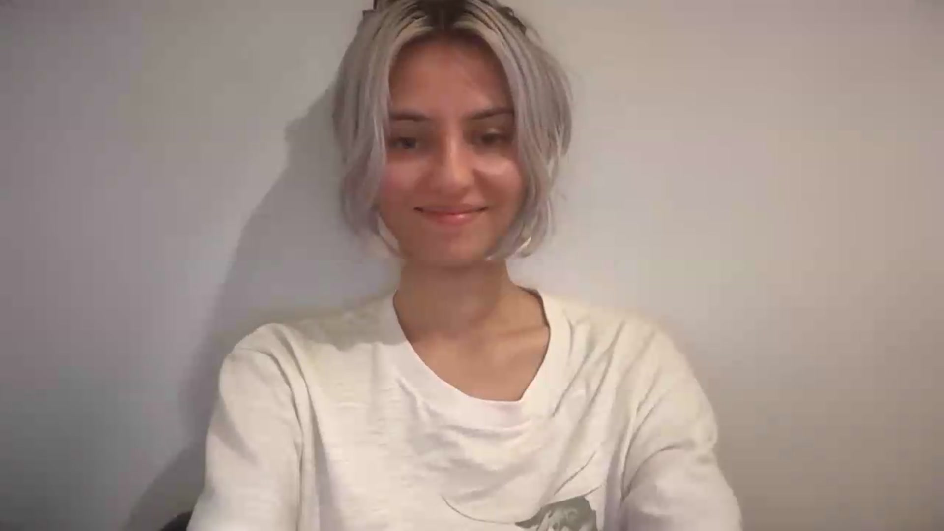 Gallery image thumbnail from LLuckyGirl's myfreecams stream on, 08/27/2026, 15:21 image 17 of 20