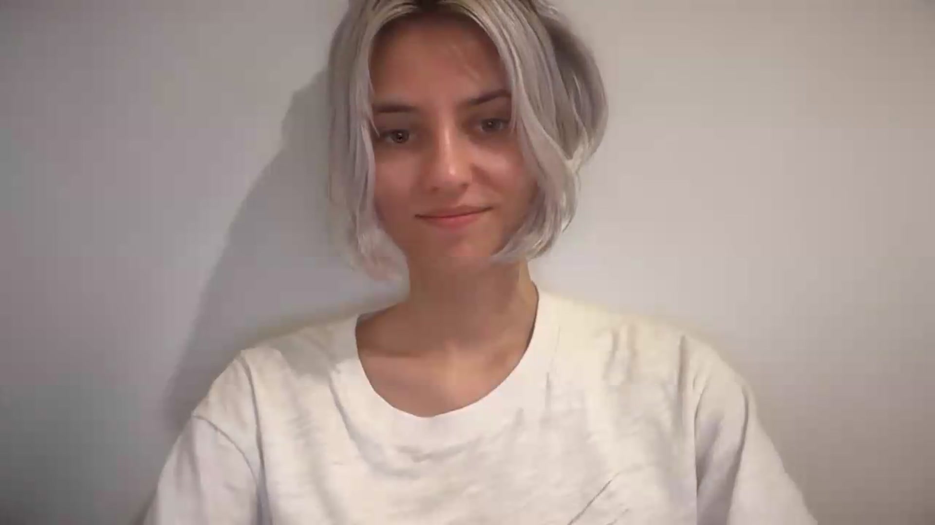 Gallery image thumbnail from LLuckyGirl's myfreecams stream on, 08/27/2026, 17:40 image 9 of 20
