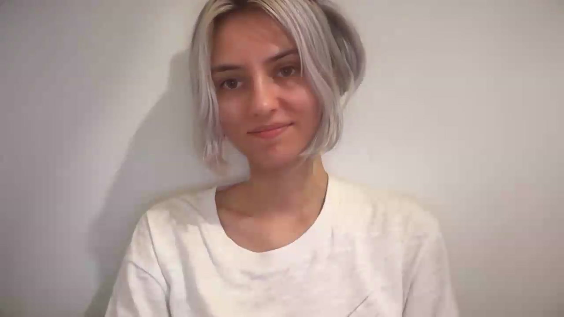 Gallery image thumbnail from LLuckyGirl's myfreecams stream on, 08/27/2026, 17:40 image 13 of 20