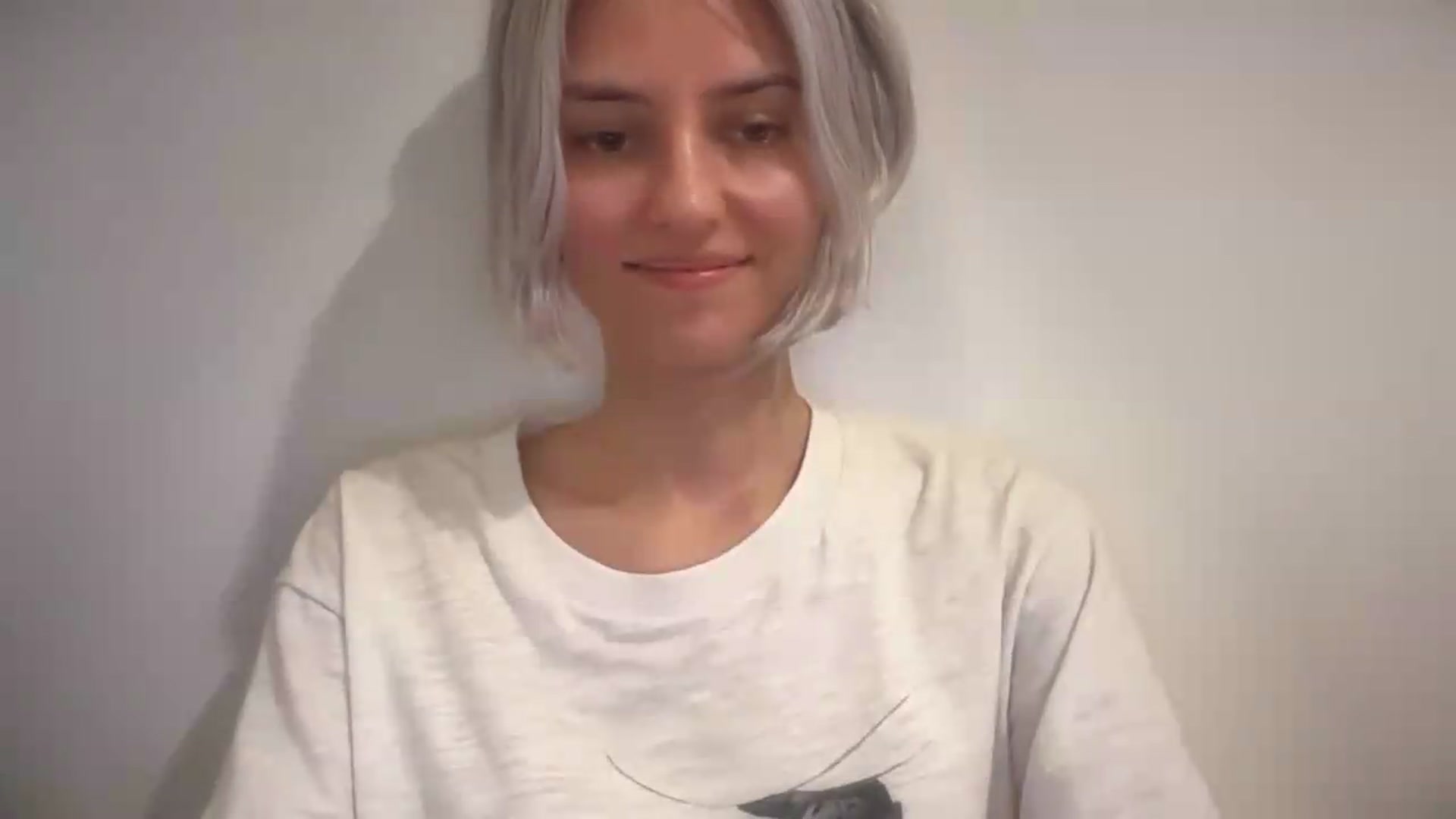 Gallery image thumbnail from LLuckyGirl's myfreecams stream on, 08/27/2026, 17:40 image 17 of 20