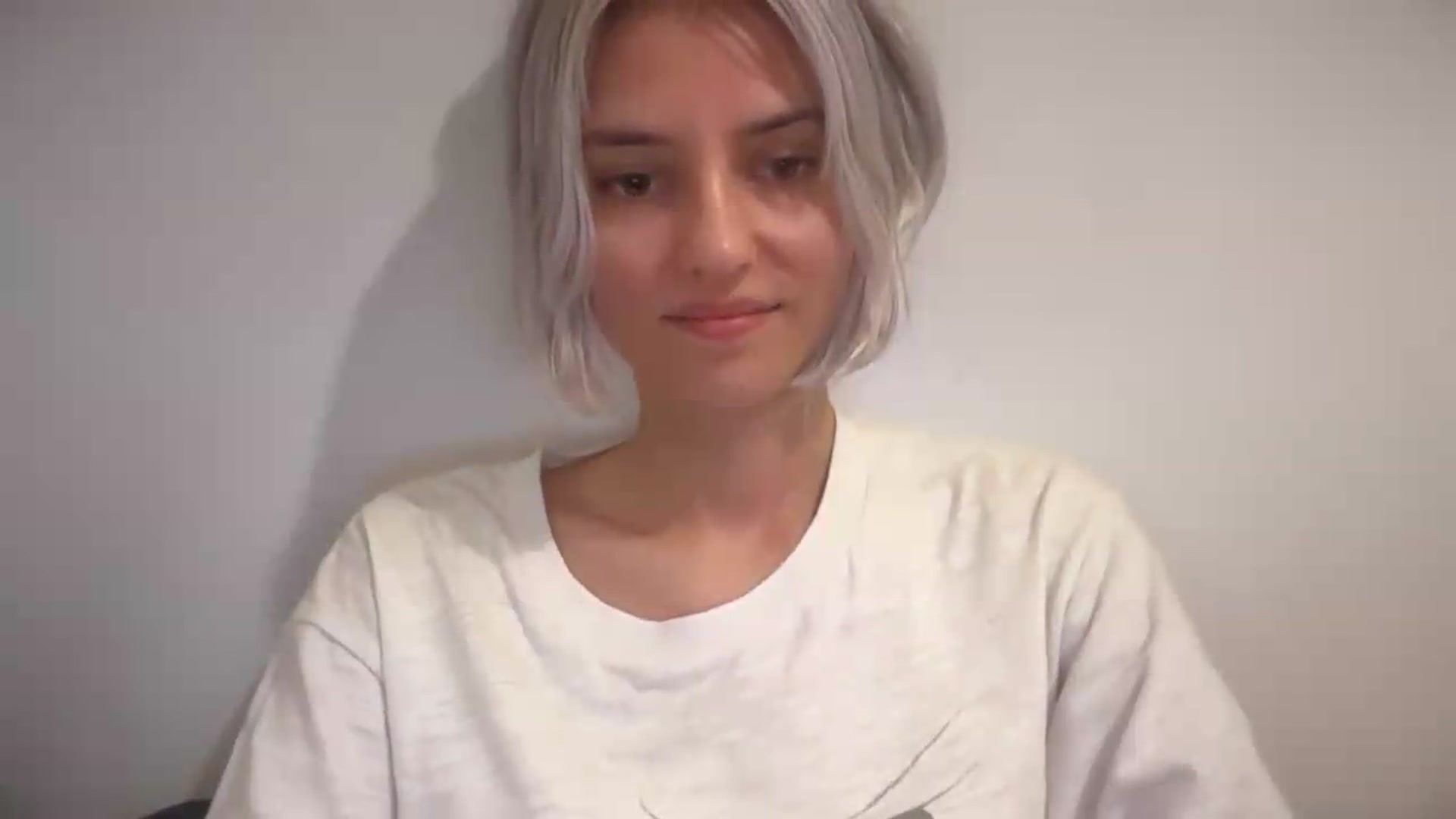 Gallery image thumbnail from LLuckyGirl's myfreecams stream on, 08/27/2026, 17:40 image 15 of 20