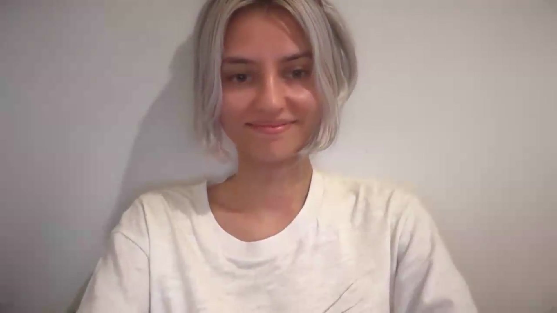 Gallery image thumbnail from LLuckyGirl's myfreecams stream on, 08/27/2026, 17:40 image 16 of 20