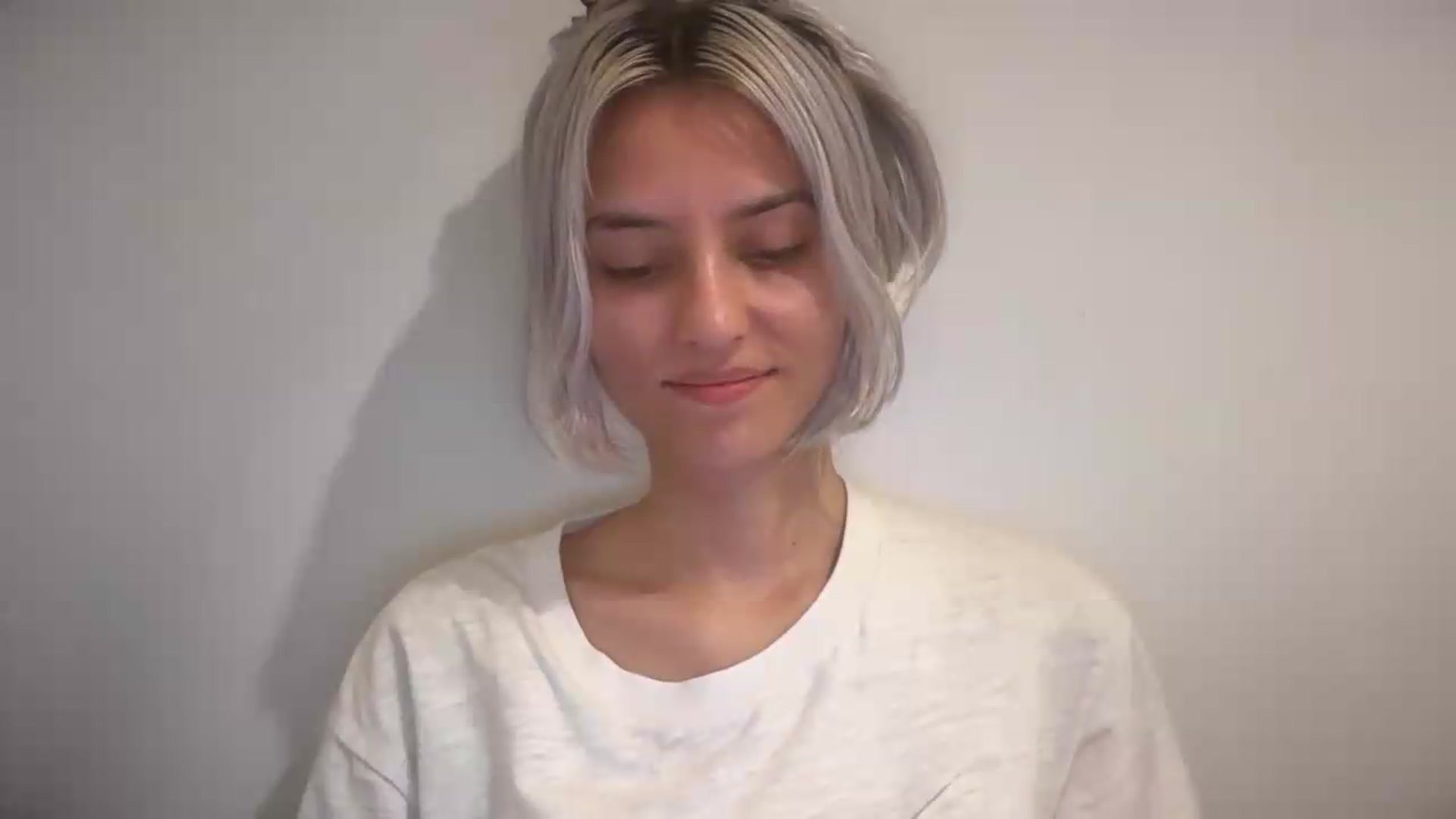 Gallery image thumbnail from LLuckyGirl's myfreecams stream on, 08/27/2026, 17:40 image 10 of 20
