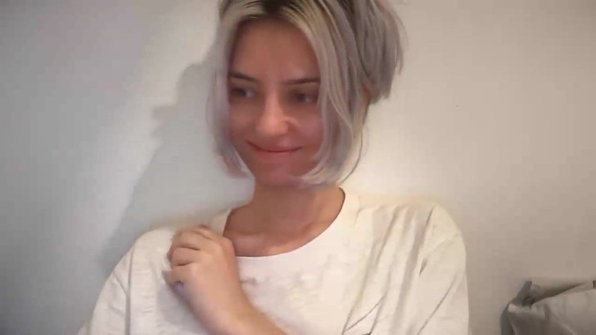 Gallery image thumbnail from LLuckyGirl's myfreecams stream on, 08/29/2026, 13:51 image 4 of 20