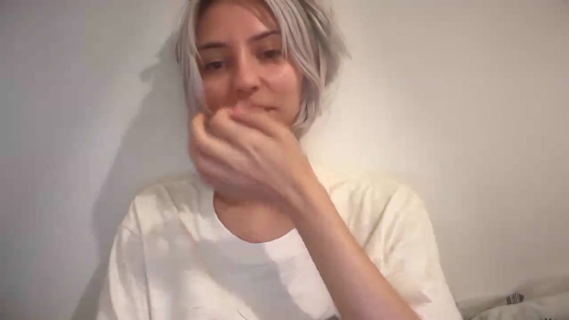 Gallery image thumbnail from LLuckyGirl's myfreecams stream on, 08/29/2026, 17:38 image 3 of 20