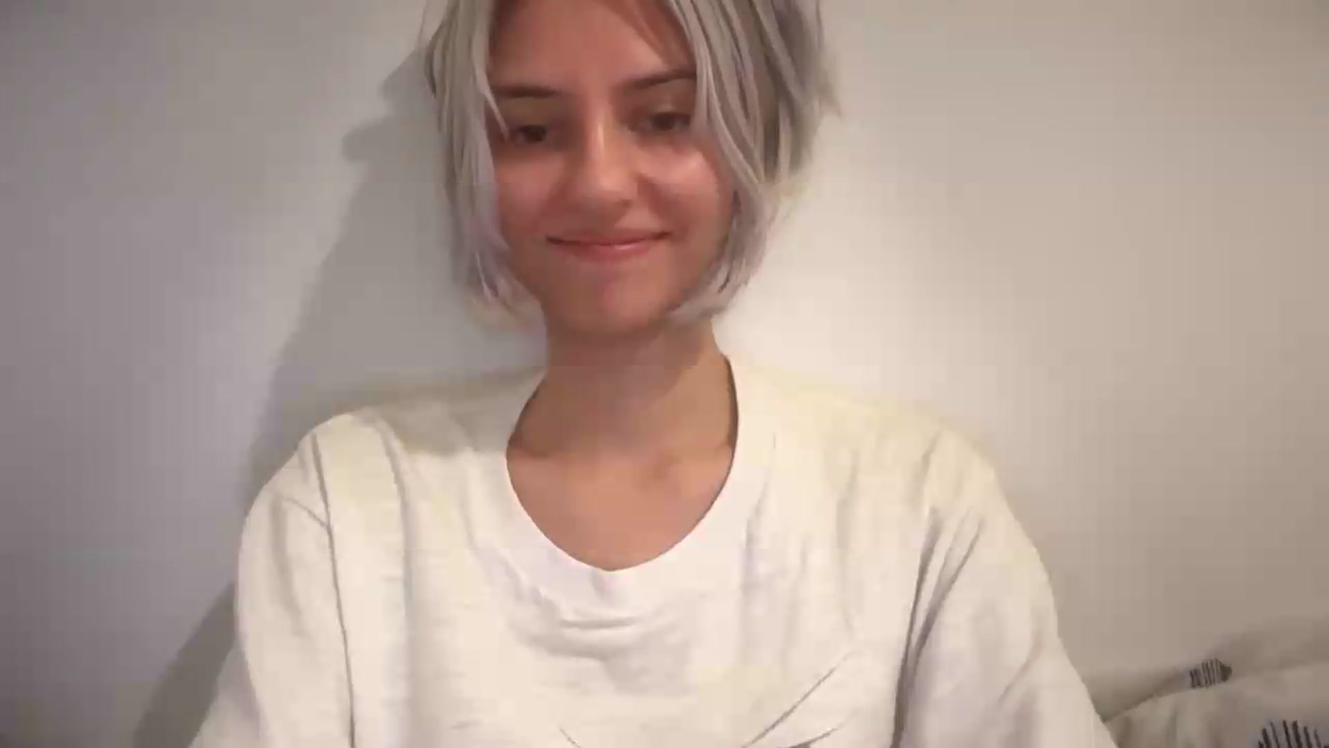 Gallery image thumbnail from LLuckyGirl's myfreecams stream on, 08/29/2026, 17:38 image 14 of 20