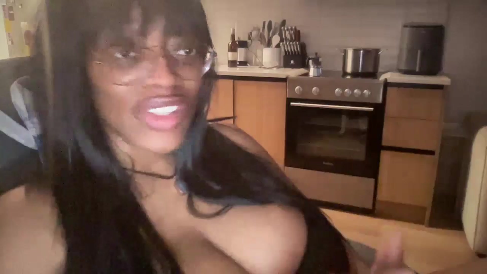 Gallery image thumbnail from LOFIBUNNYx3's myfreecams stream on, 06/17/2024, 09:07 image 19 of 20