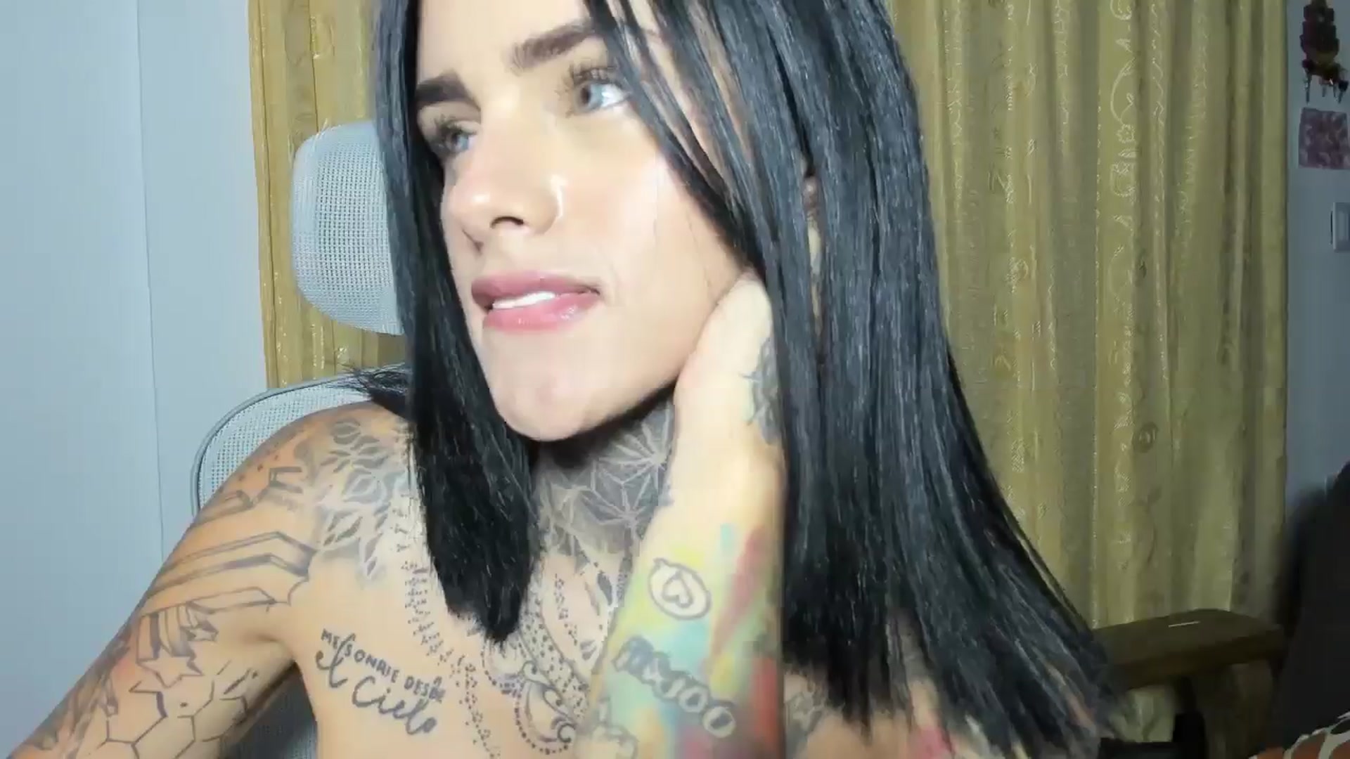 Gallery image thumbnail from LORETTA_1's myfreecams stream on, 09/10/2025, 07:41 image 14 of 20