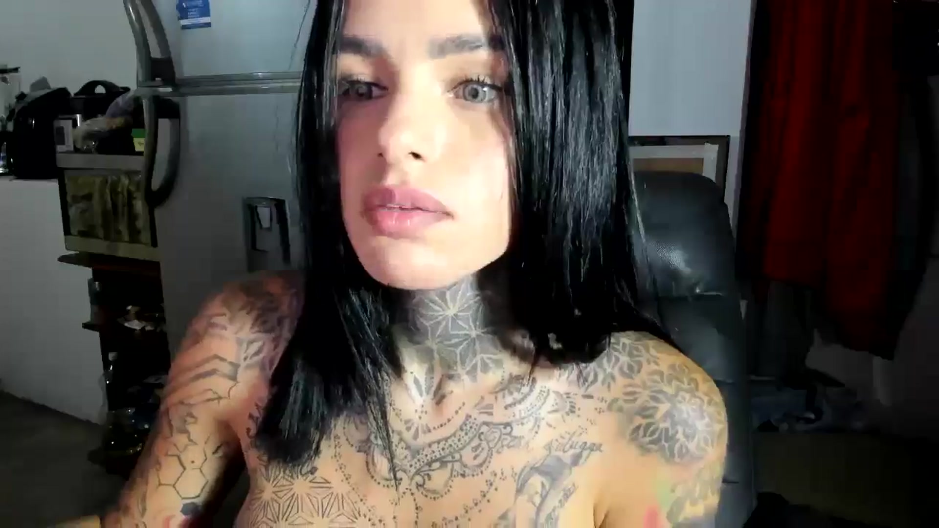 Gallery image thumbnail from LORETTA_1's myfreecams stream on, 10/22/2025, 06:01 image 2 of 20