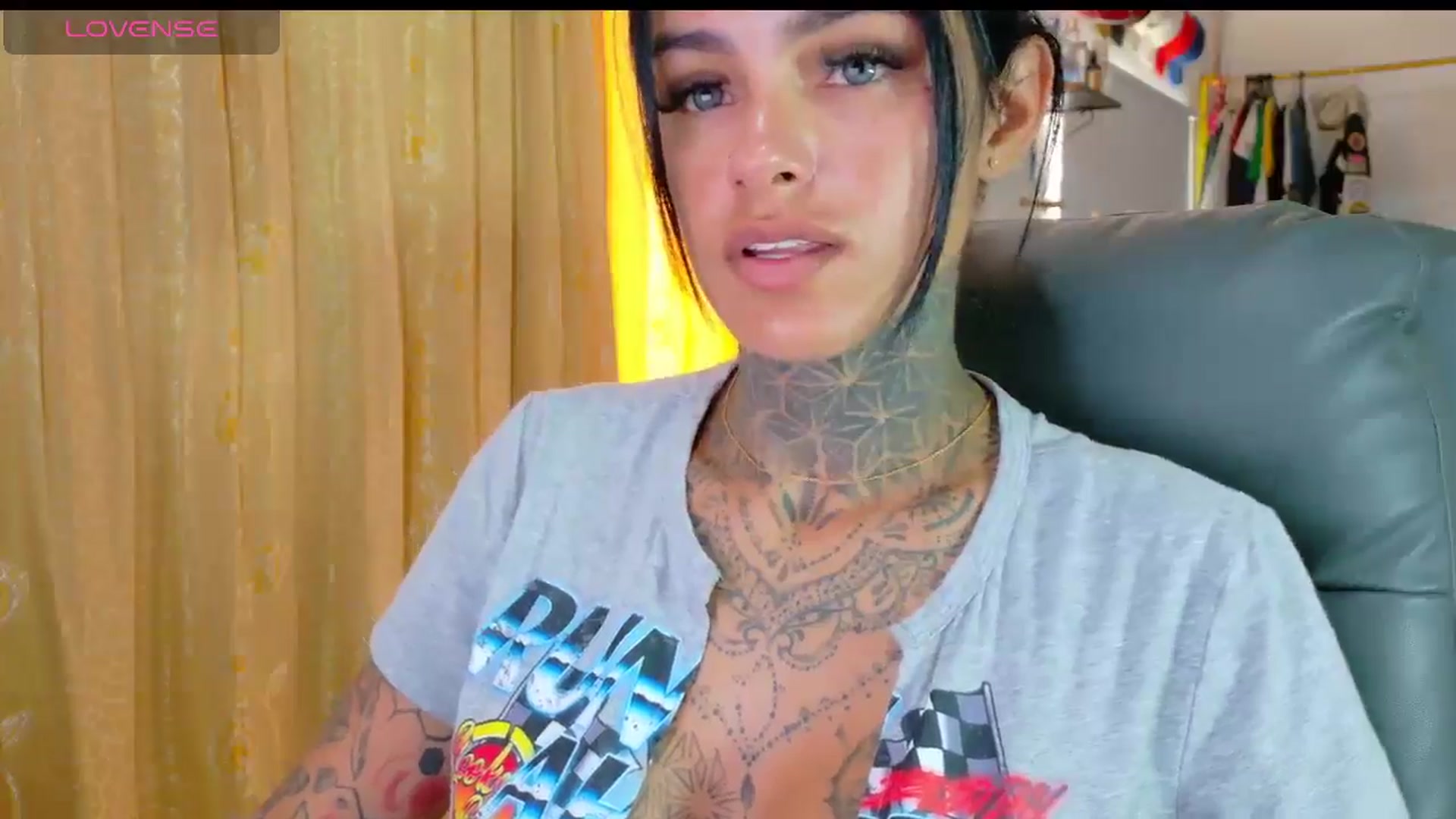 Gallery image thumbnail from LORETTA_1's myfreecams stream on, 04/11/2026, 16:19 image 6 of 20