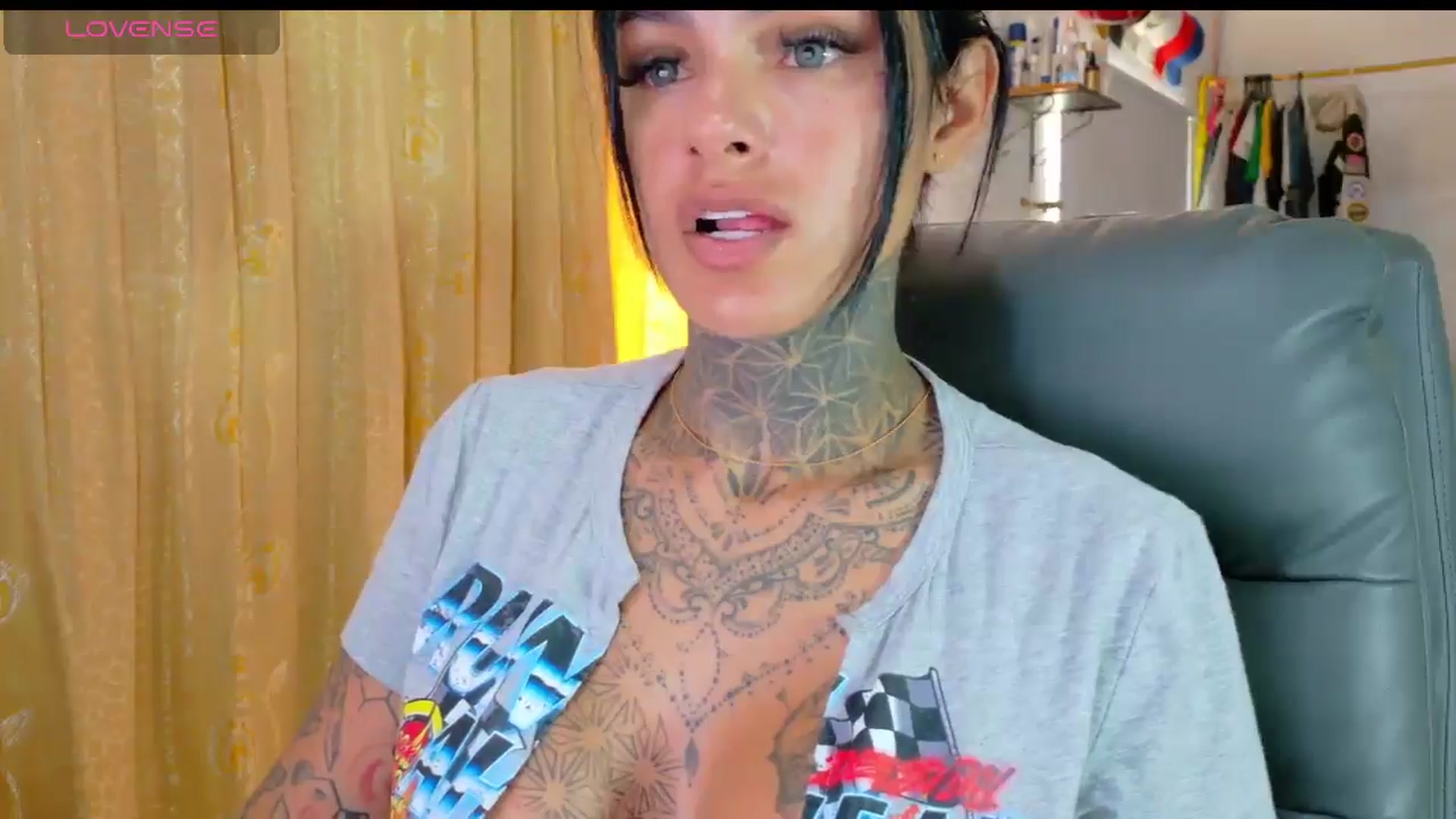 Gallery image thumbnail from LORETTA_1's myfreecams stream on, 04/11/2026, 16:19 image 8 of 20