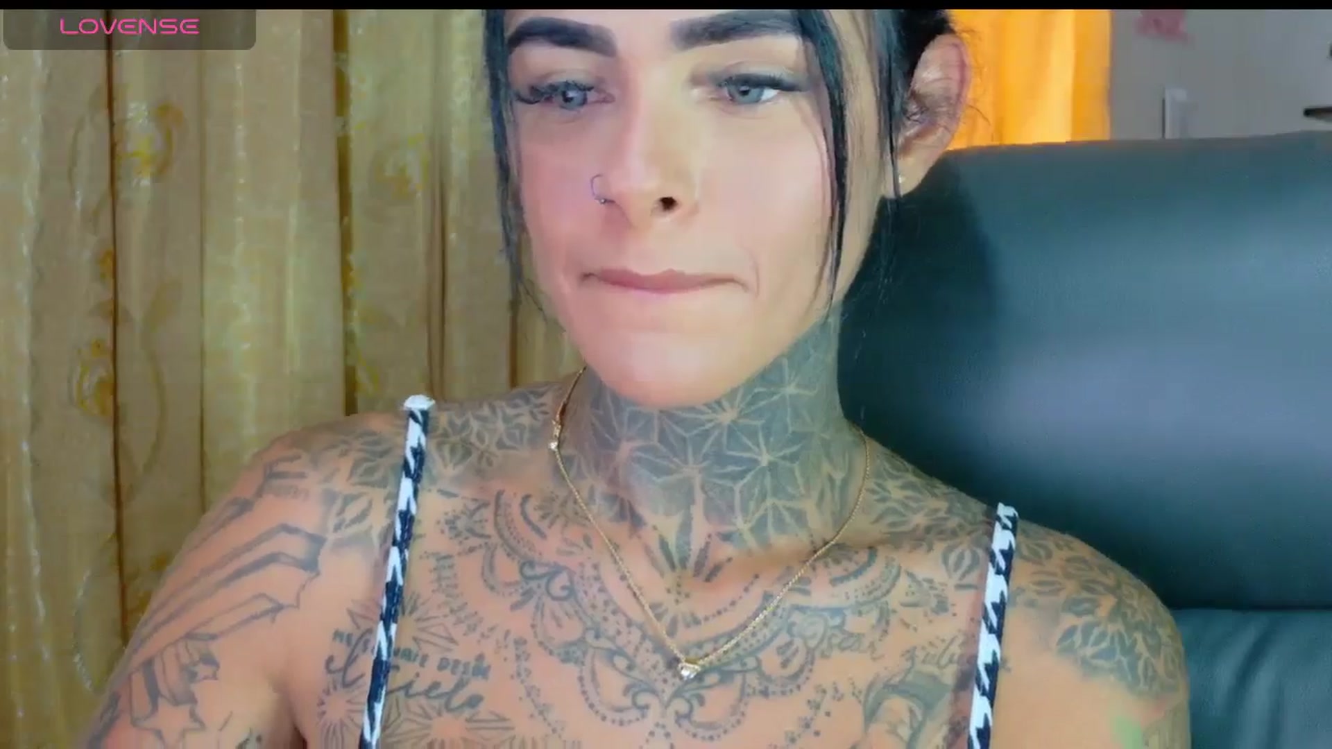Gallery image thumbnail from LORETTA_1's myfreecams stream on, 04/15/2026, 19:33 image 19 of 20