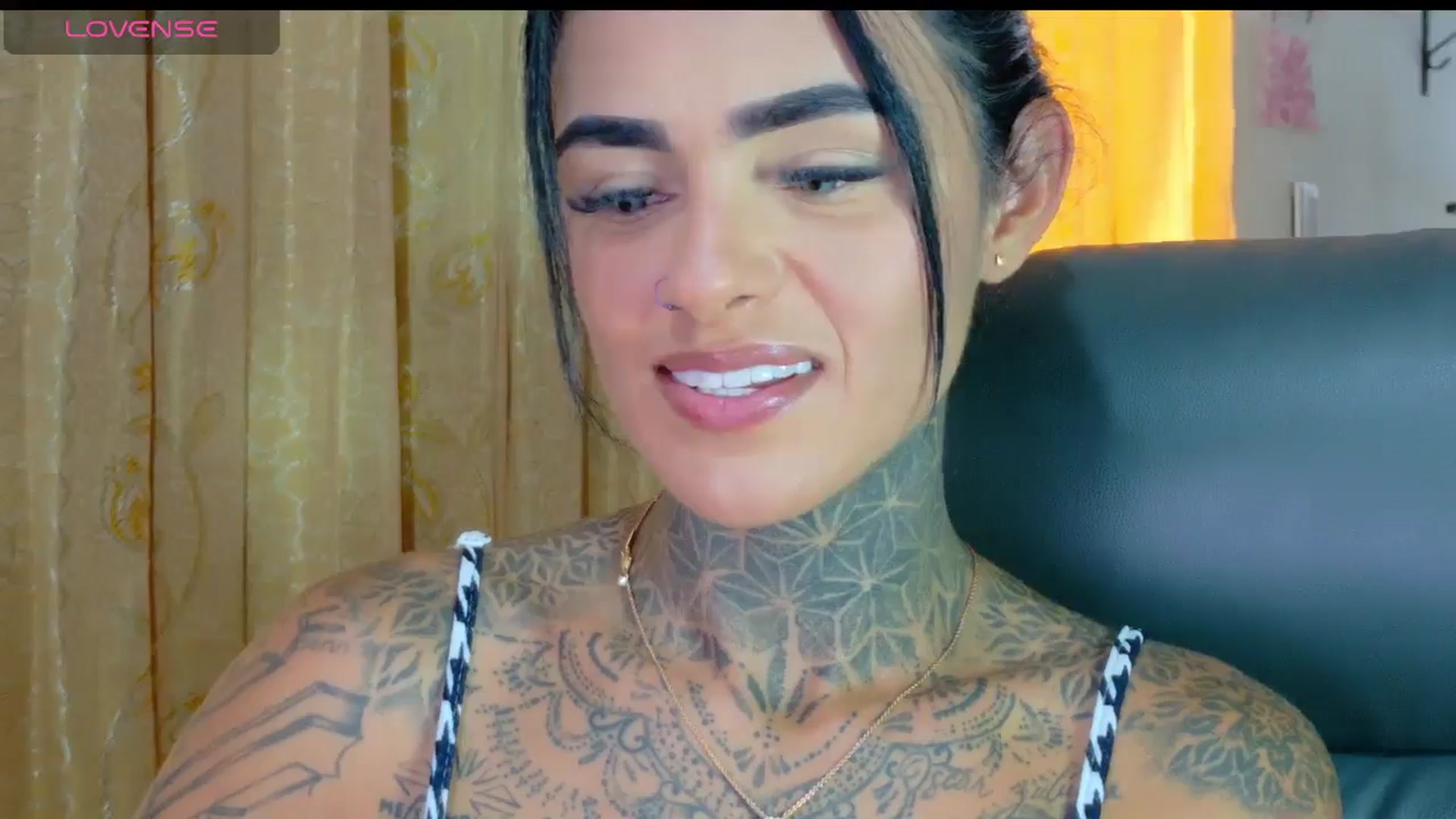 Gallery image thumbnail from LORETTA_1's myfreecams stream on, 04/15/2026, 19:33 image 16 of 20